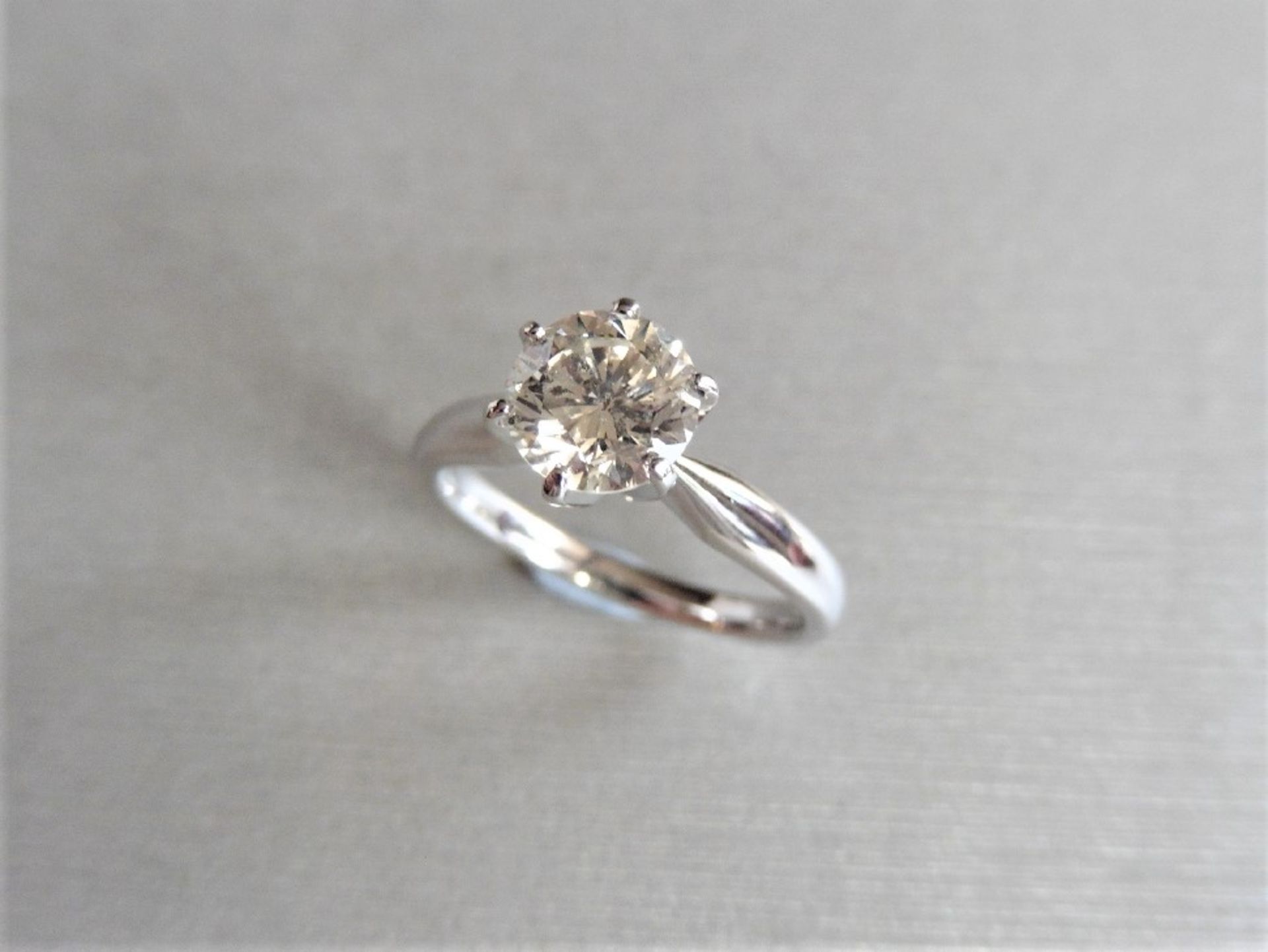 1.09ct diamond solitaire ring set in 18ct gold. Brilliant cut diamond G colour and SI2 clarity. (