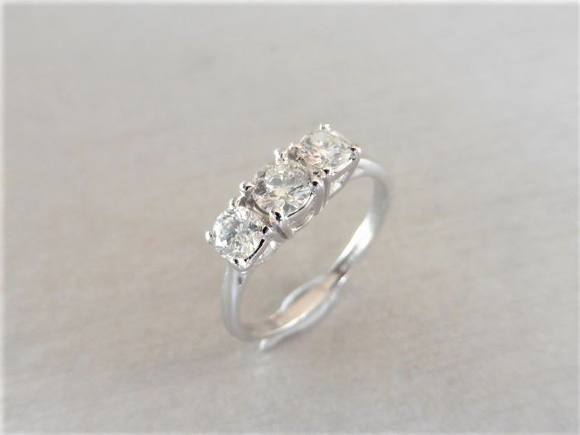 1.50ct diamond trilogy ring. 3 brilliant cut diamonds 0.50ct each, G/H colour, VS clarity. ( - Image 2 of 3