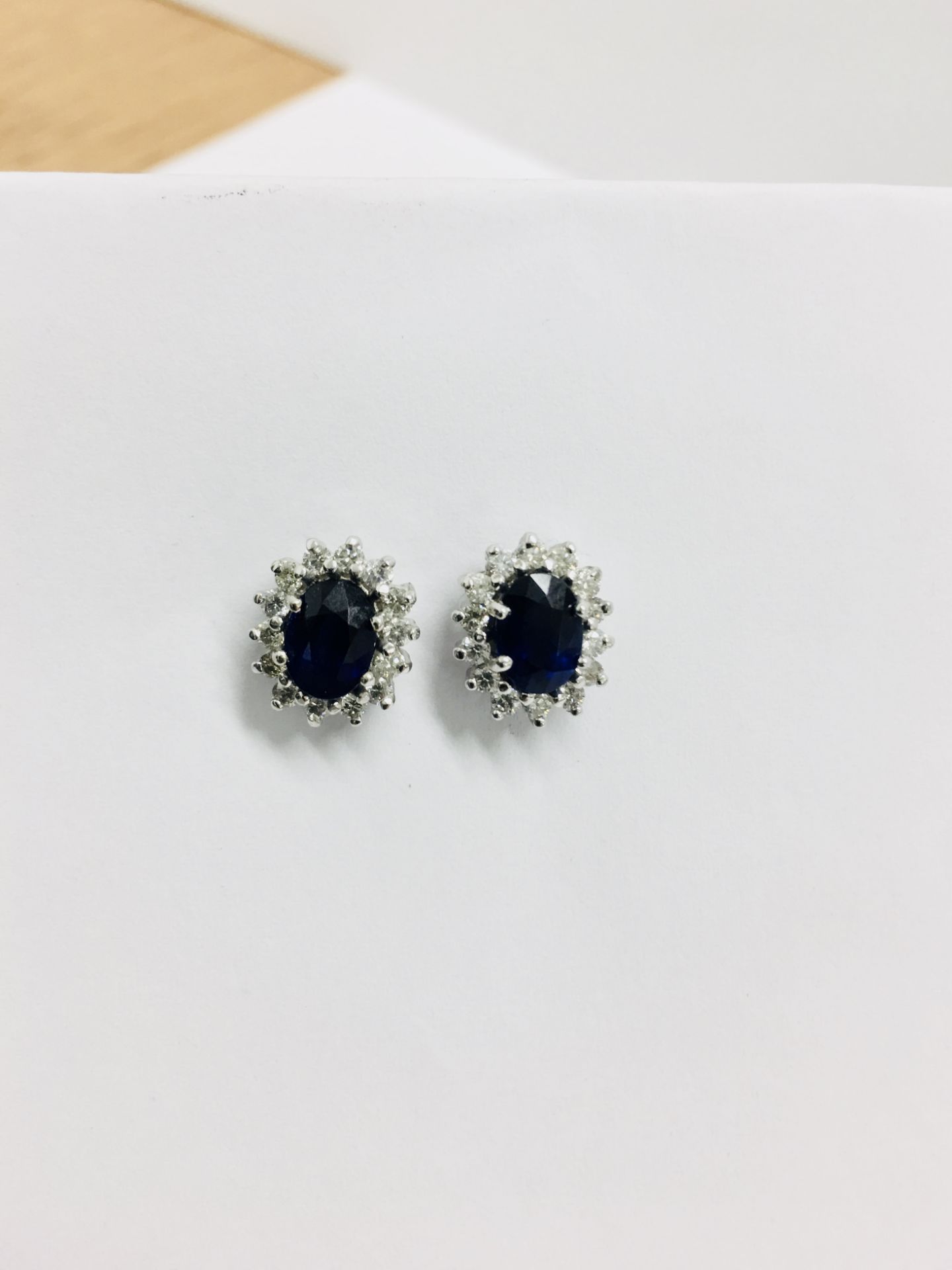Sapphire diamond Earrings ,1.50ct Sapphire natural (6mmx4mm each),0.36ct diamonds ,9ct white gold - Bild 4 aus 5