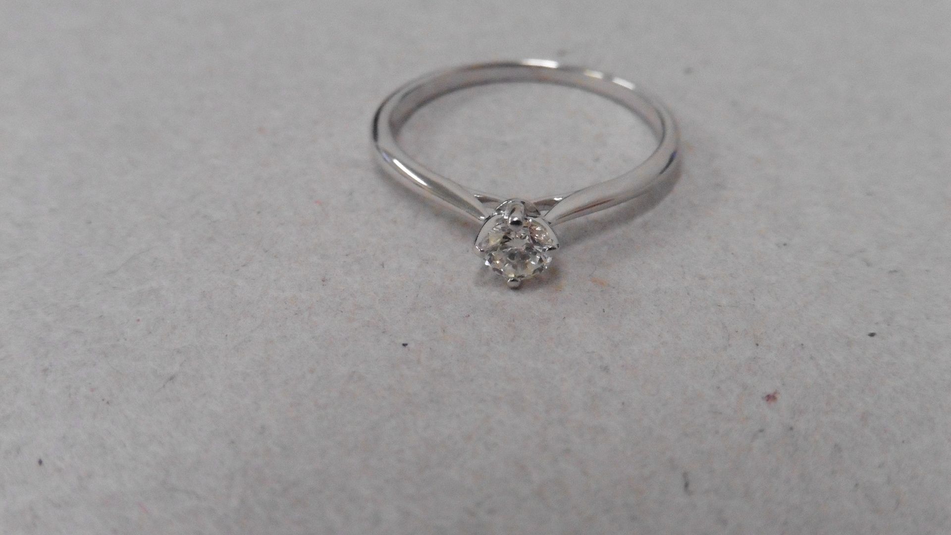 0.20ct diamond solitaire ring. Brilliant cut diamond. H/I colour and si2 clarity. 4 claw setting - Bild 2 aus 4