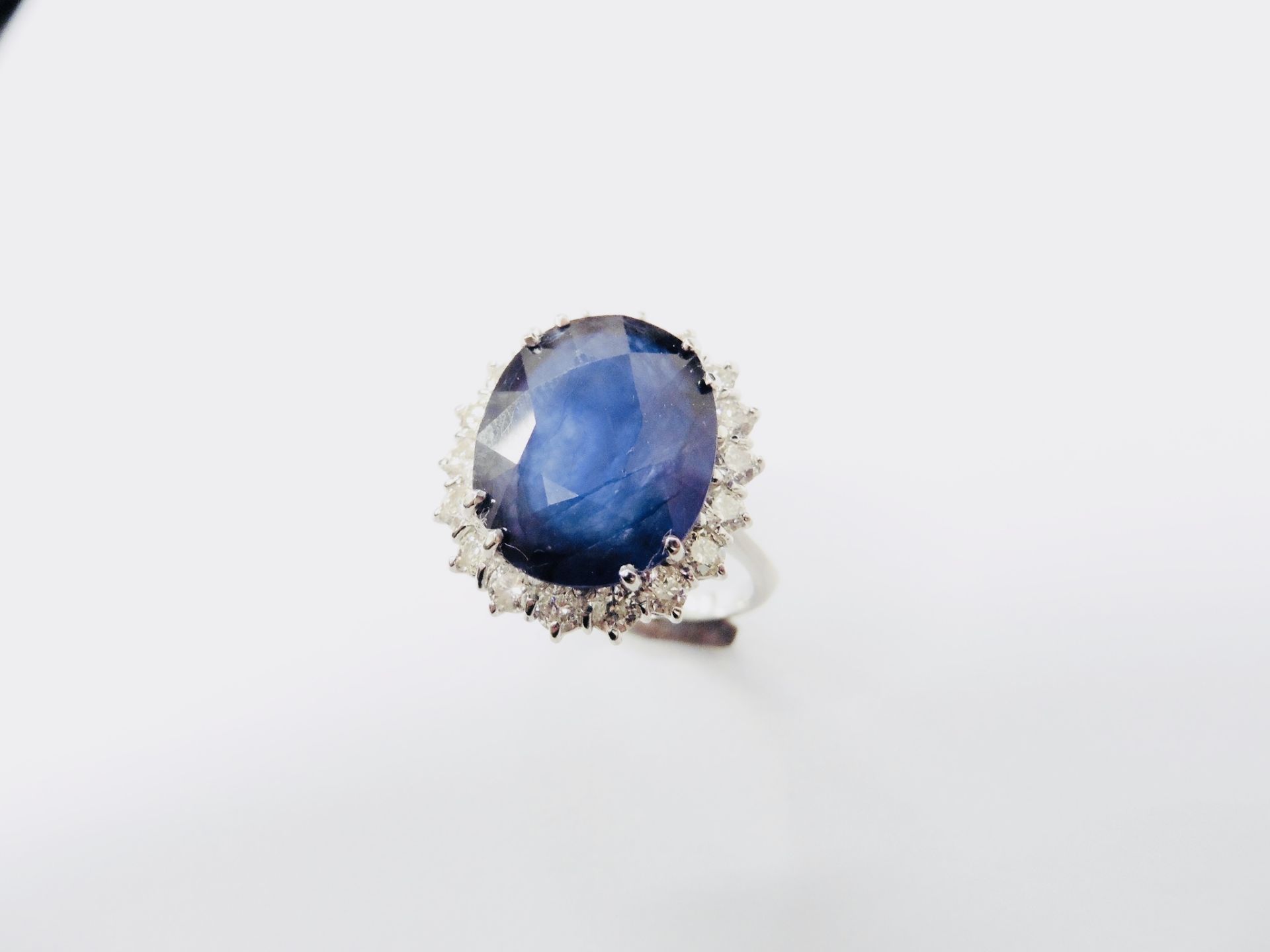9ct Sapphire Diamond cluster ring,9ct sapphire natural(treated),1.30ct brilliant cut diamonds si2 - Image 6 of 6