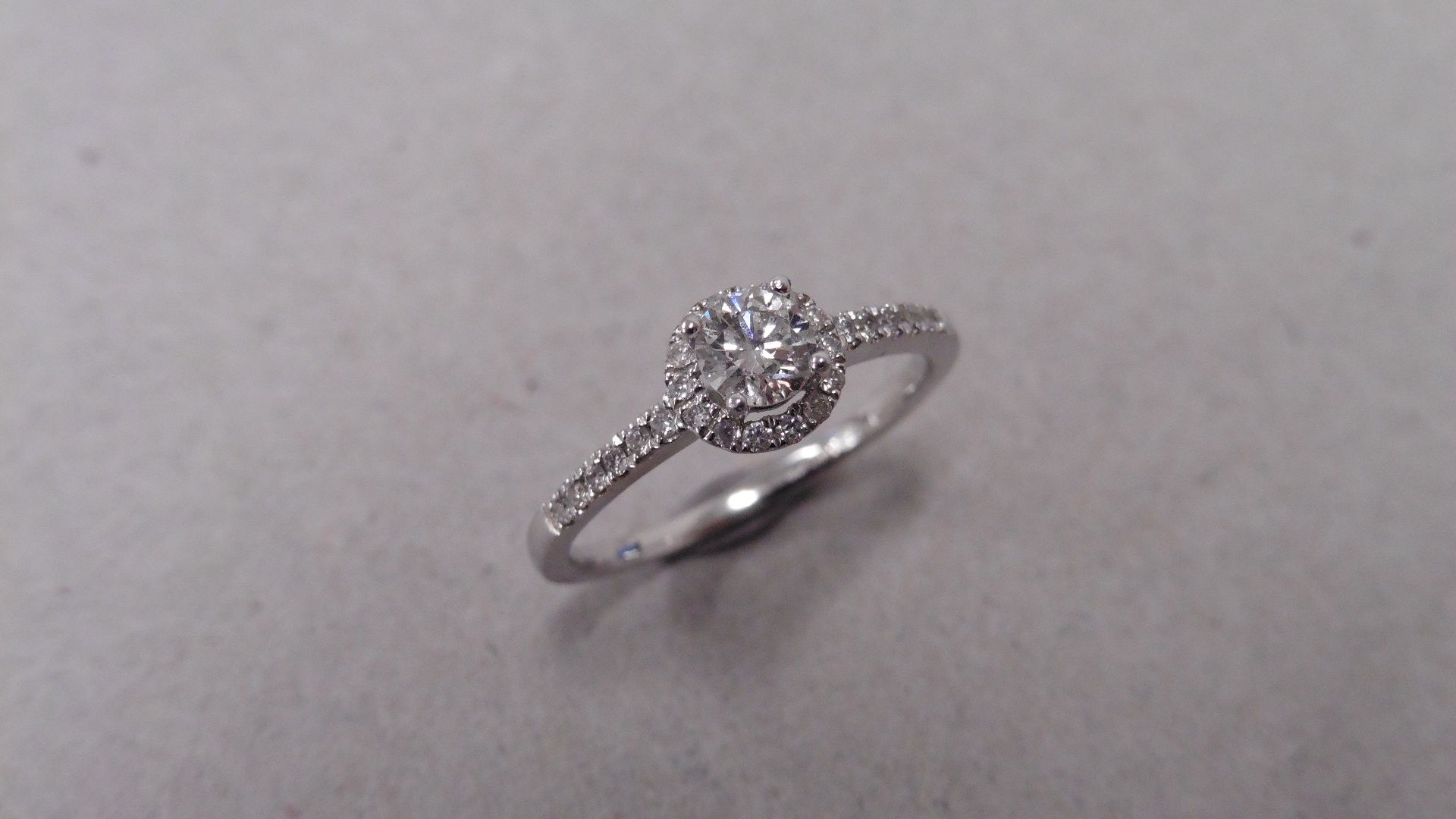 18ct diamond set solitaire ring. Centre stone 0.30ct brilliant cut diamond, H colour and si2