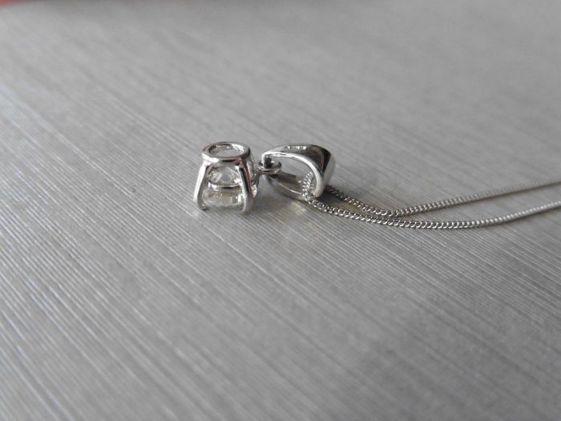 0.25ct diamond set pendant. Brilliant cut diamond, H/I colour and si3 clarity. Diamond set bale - Bild 2 aus 2