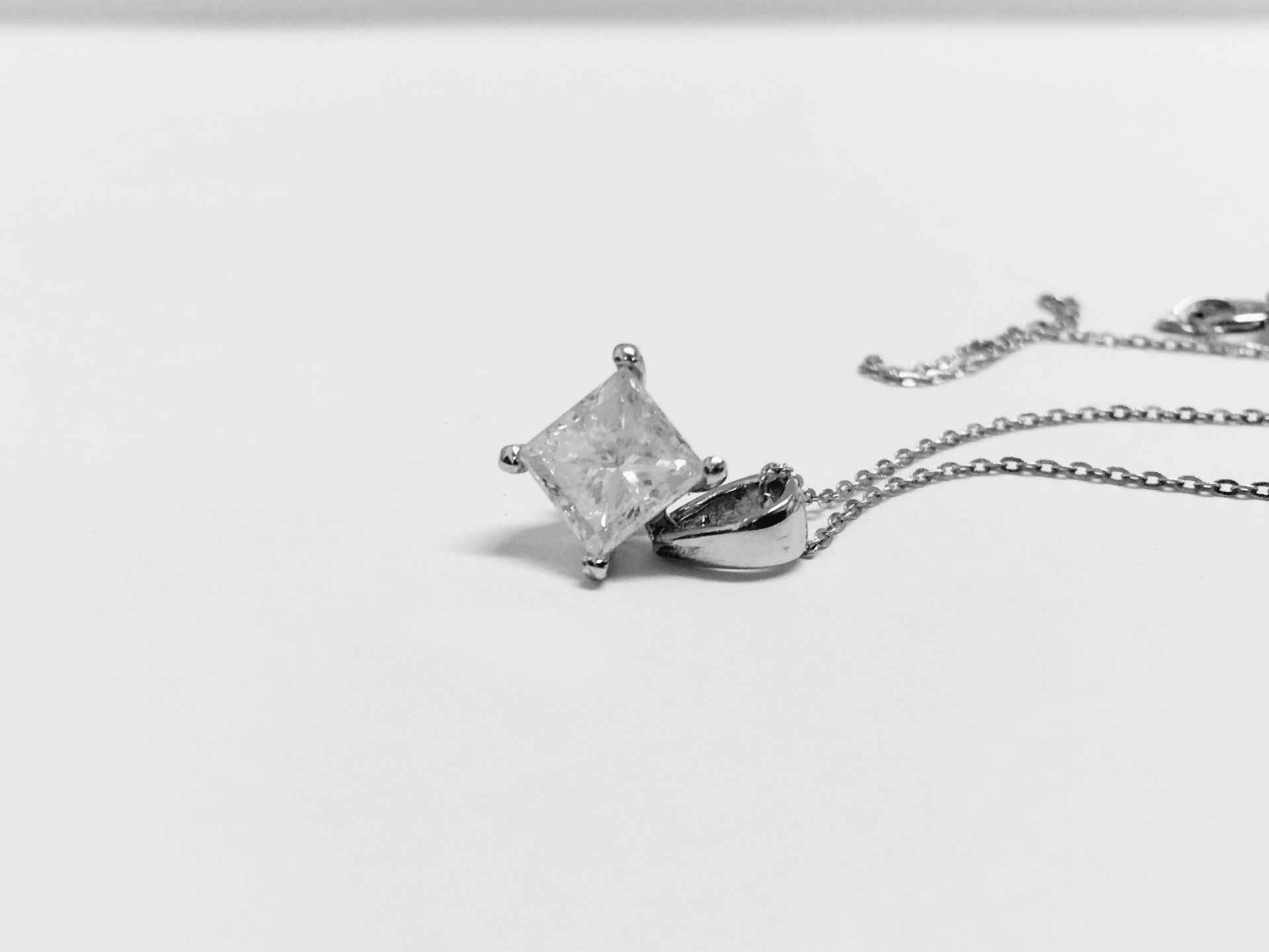 Platinum 1ct Princess cut pendant.1ct natural princess cut diamond(clarity enhanced) h colour i2 - Image 4 of 4
