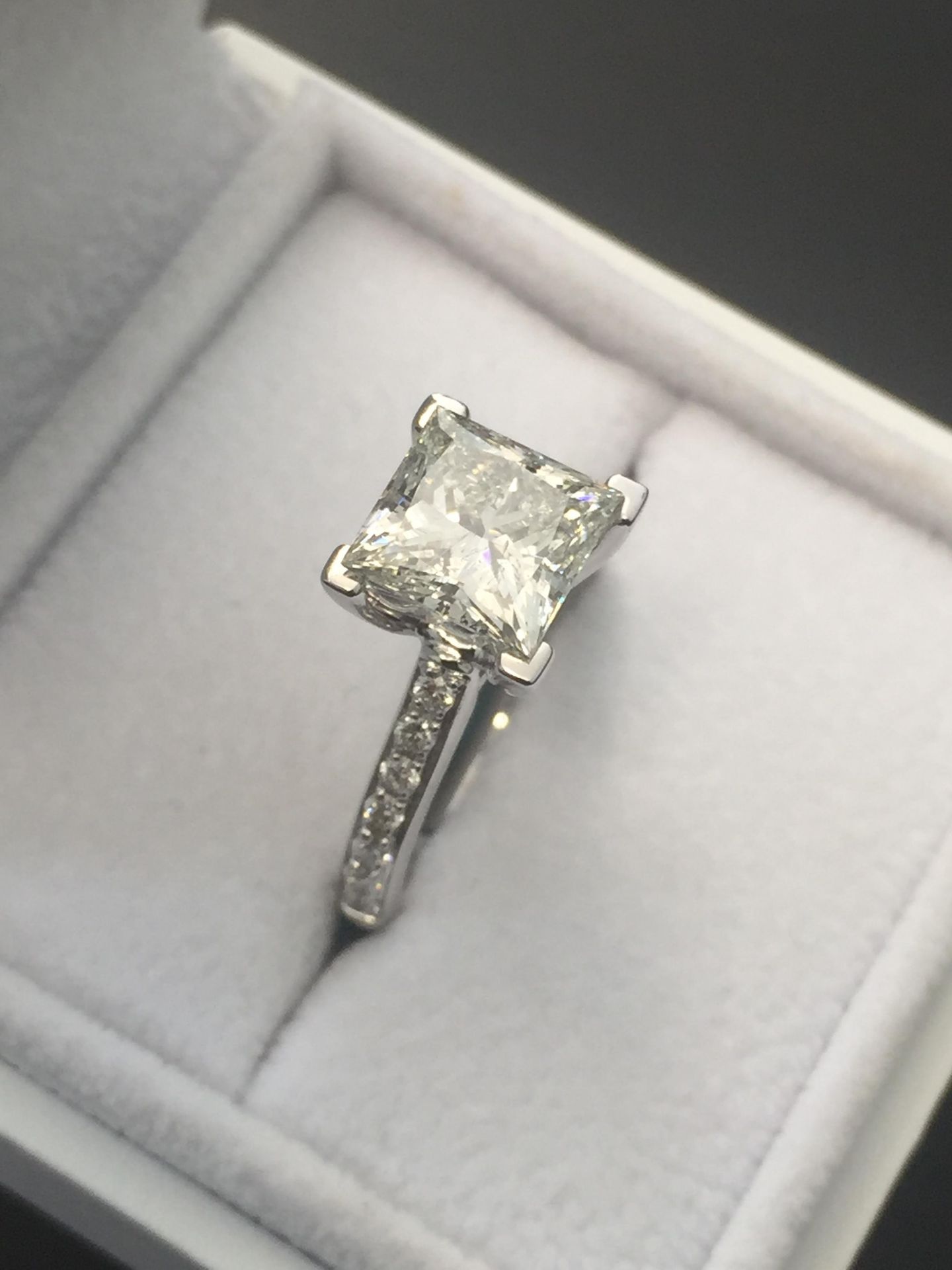 2.09ct Princess cut Diamond H colour si2 clarity,18ct white gold diamond set mount,12x0.02ct - Image 2 of 4