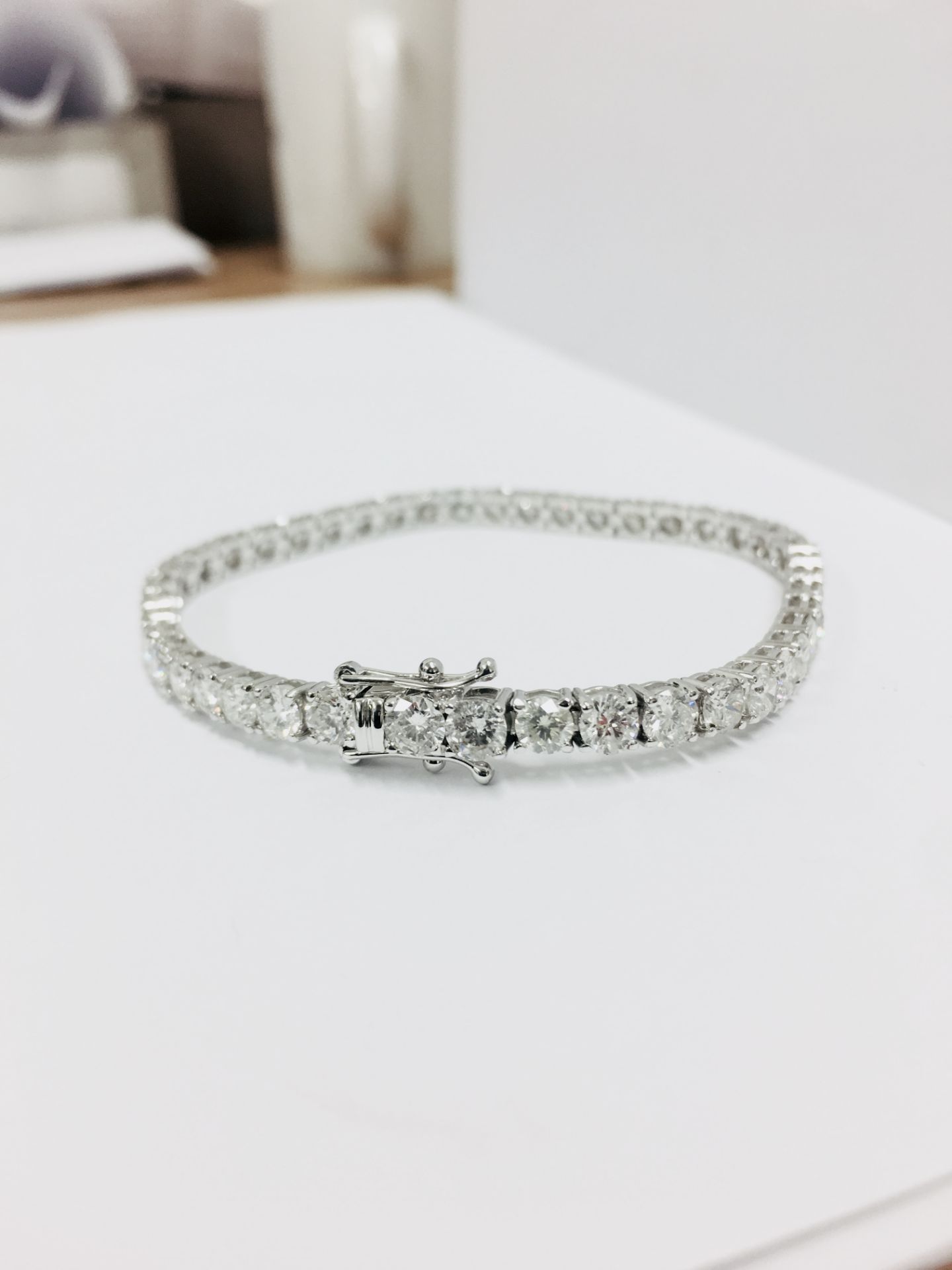 10ct diamond bracelet ,diamonds h colour si grade ,44x 3.75mm diamonds,11.75gms 18ct white gold 7Ó, - Image 2 of 7