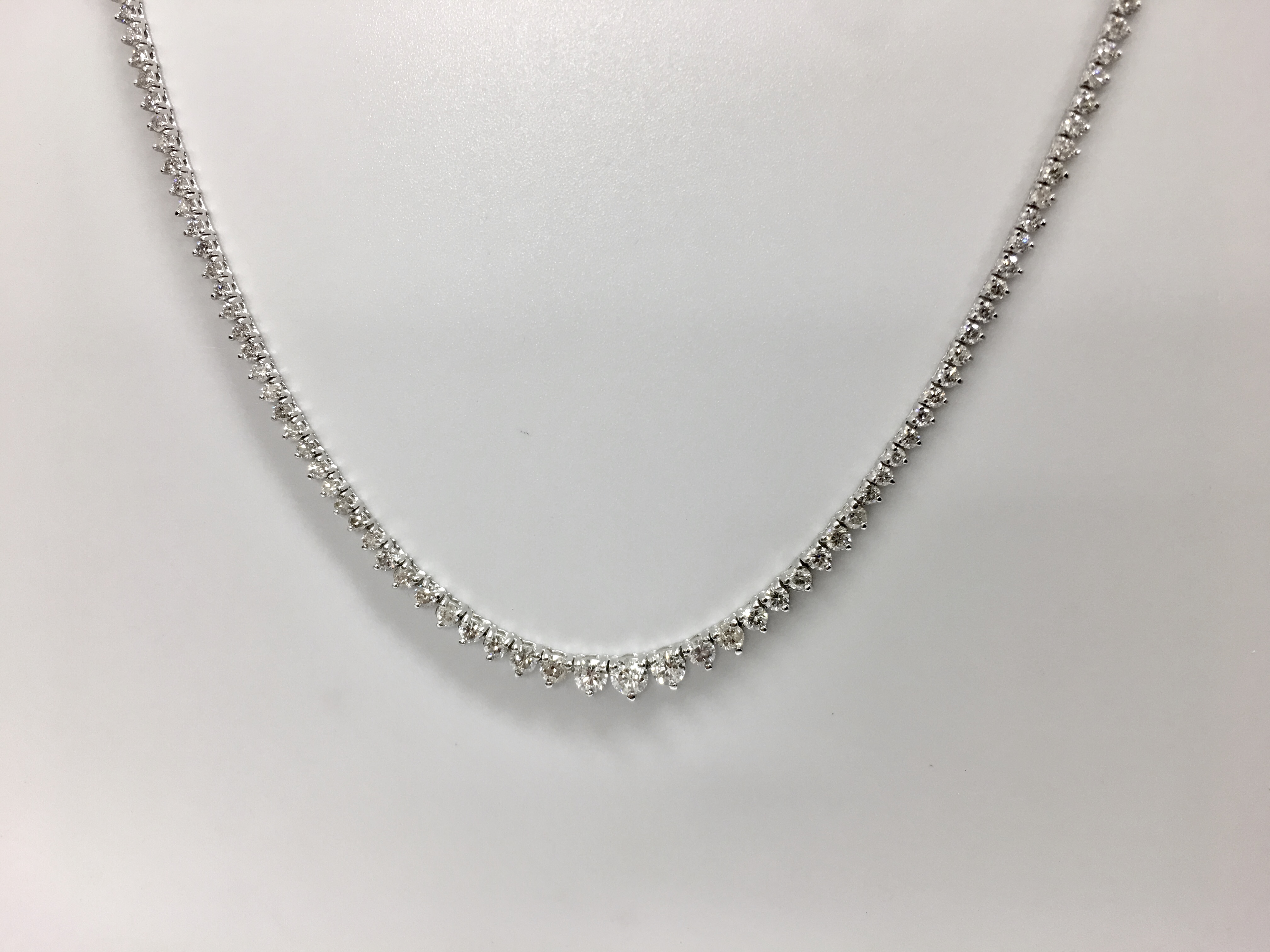 6.75ct diamond necklace ,168 diamonds h colour si grade set in 18ct white gold ,13.4gms ,17Ó uk - Image 2 of 8