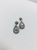 18ct Pearsahpe diamond Earings 1.03ct Pearshape E colour si3 grade EGL certification