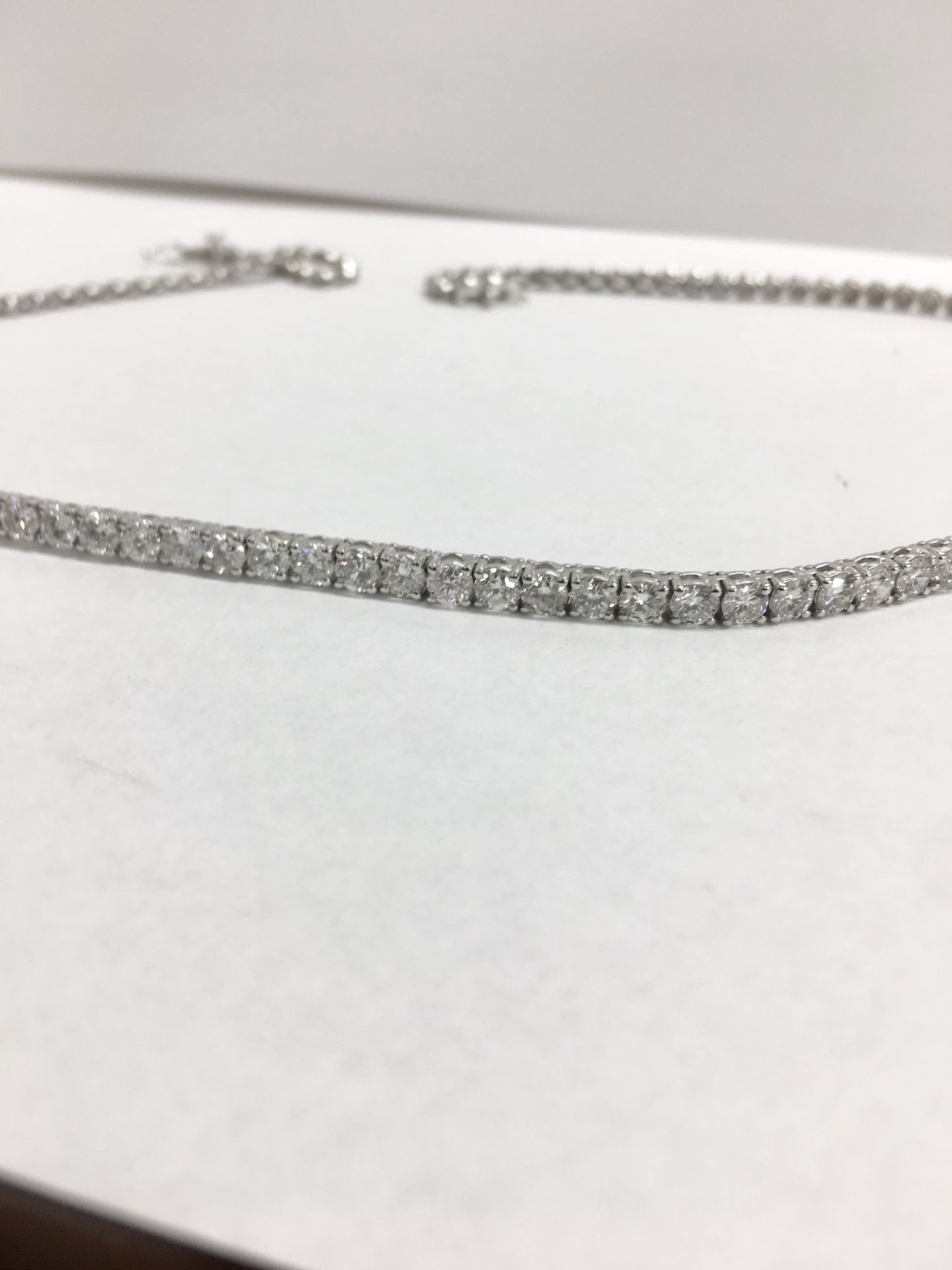 9.80ct 18ct white gold diamond necklace ,9.80ct h colour si grade diamonds,21.3gms 18ct white - Image 3 of 10