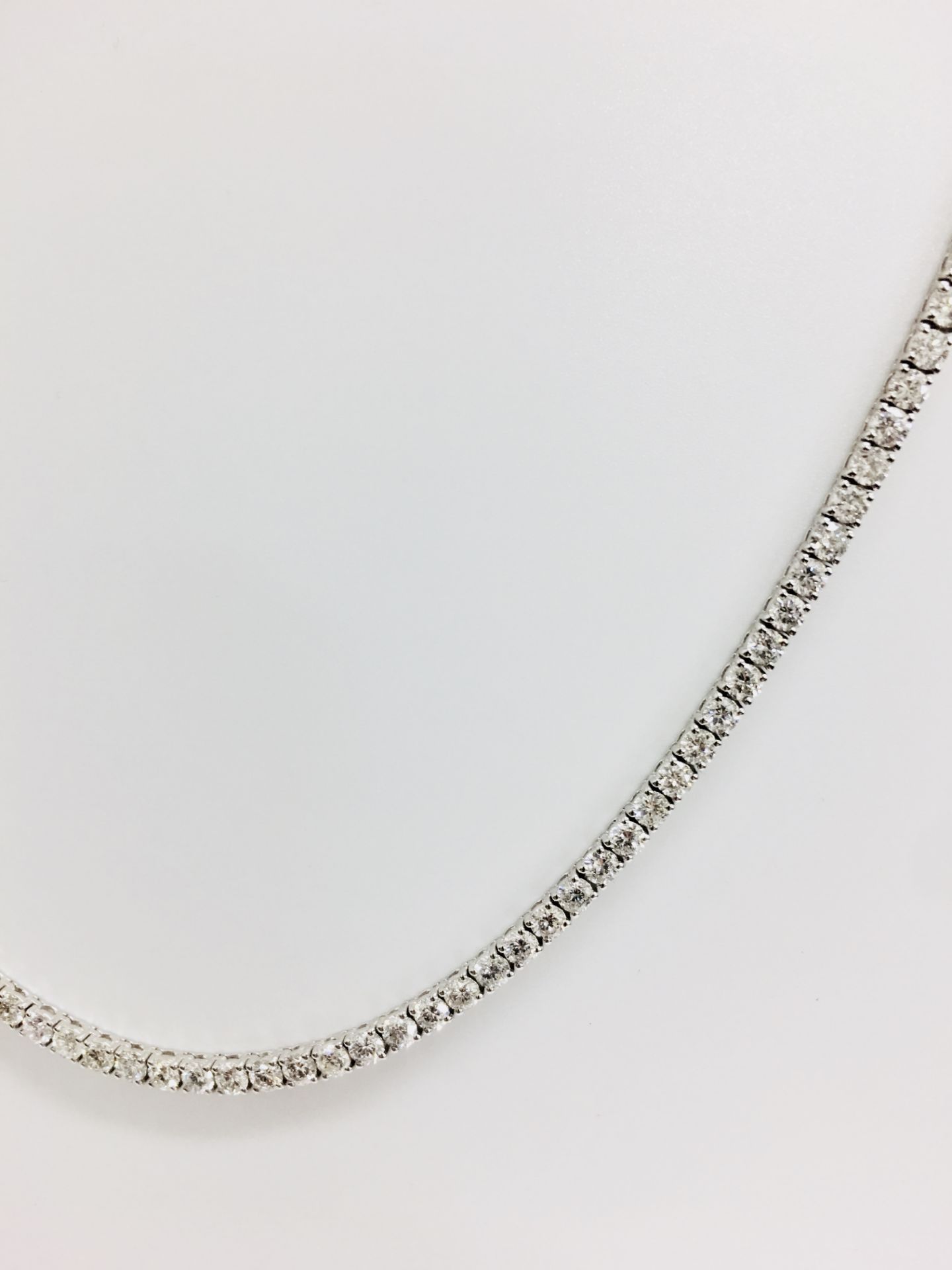 9.80ct 18ct white gold diamond necklace ,9.80ct h colour si grade diamonds,21.3gms 18ct white - Image 9 of 10