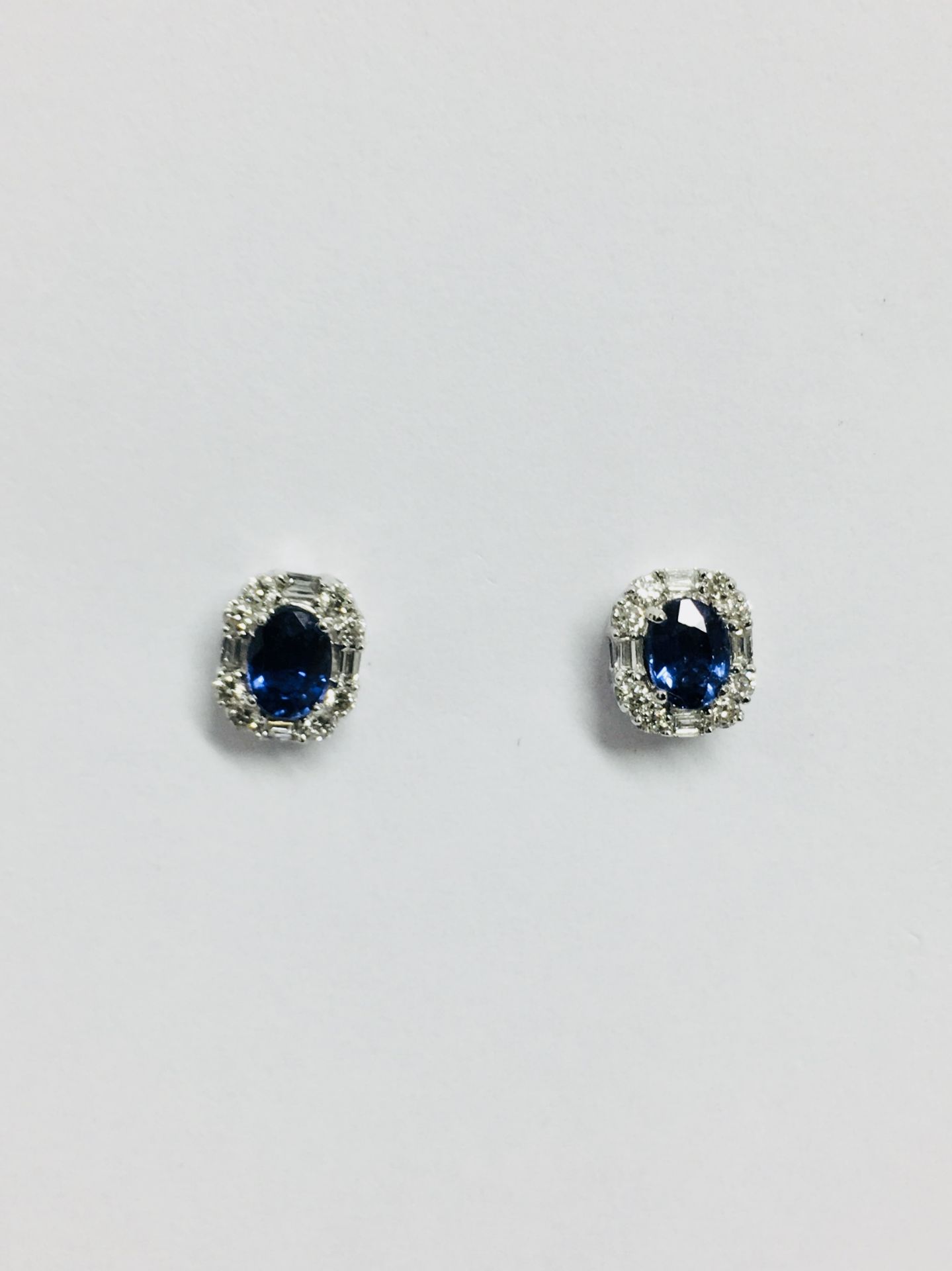 18ct white gold Sapphire diamond stud earrings,0.50ct natural sapphire,0.17ct brilliant and baguette - Image 2 of 2