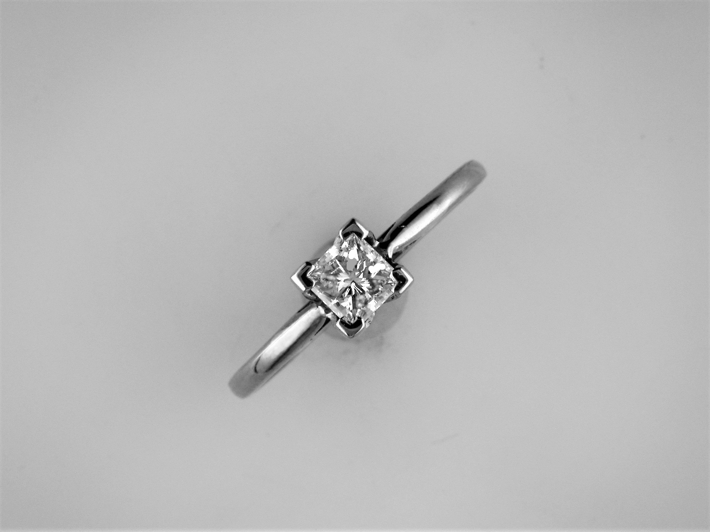 A New 0.51 Carat Princess Cut Diamond Ring - Image 2 of 4