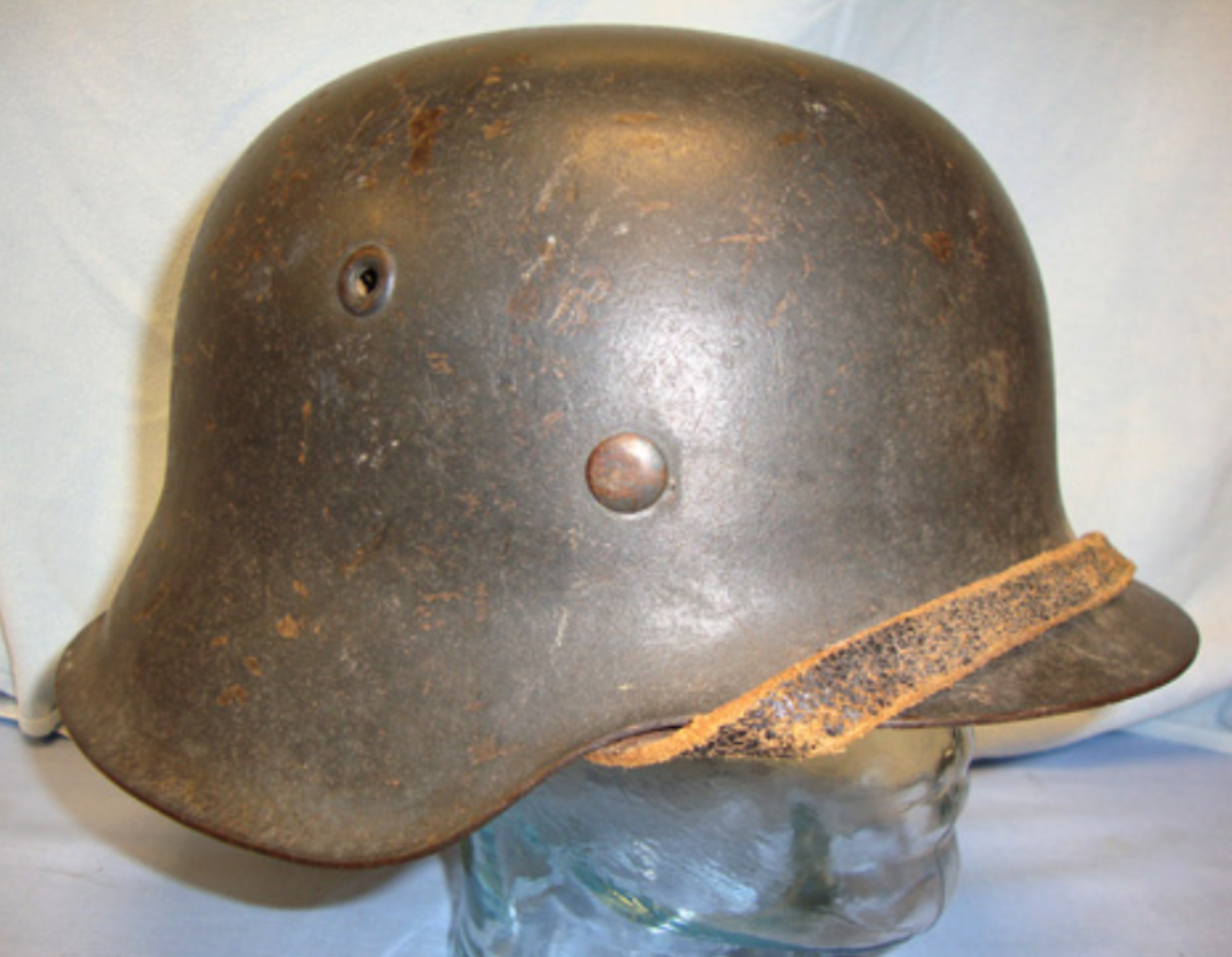 WW2, Single Decal, Luftwaffe M42 Steel Combat Helmet With Liner & Chin Strap. Sn 8139 8139 An - Image 3 of 3