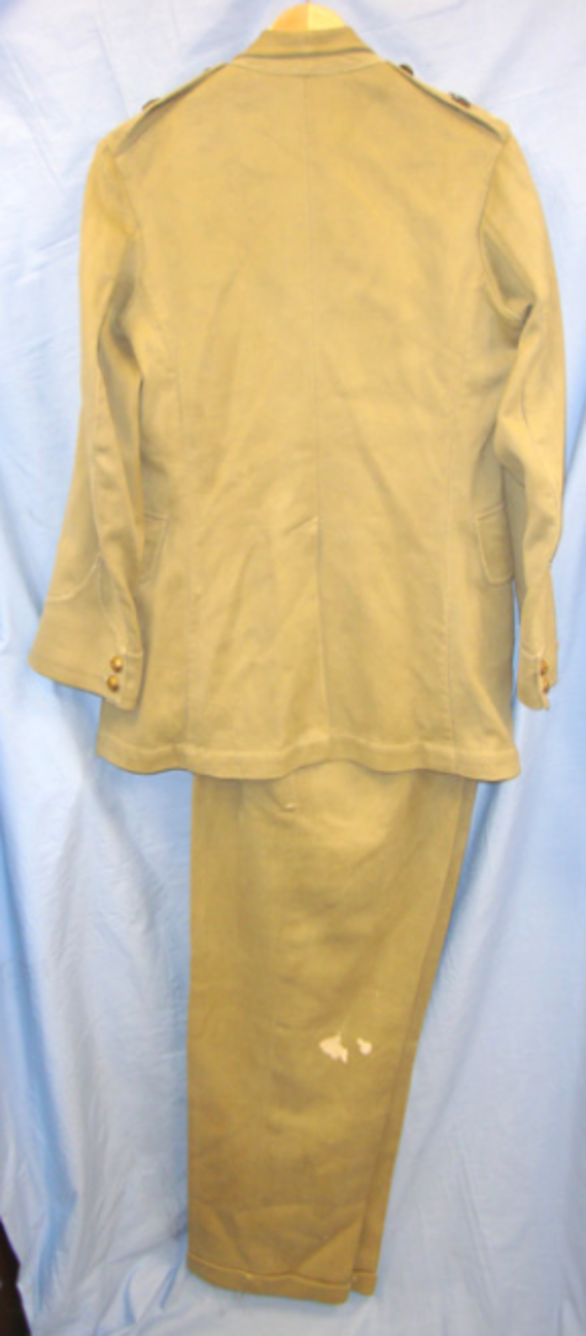 WW1/WW2 British Army Manchester Regiment Officer's Tropical Uniform. - Image 2 of 3