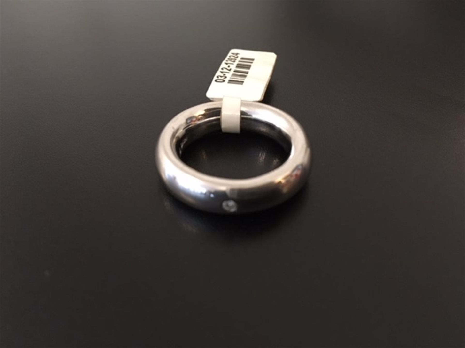Silver diamond set ring - Image 2 of 2