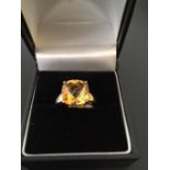 Yellow gold citrine ring