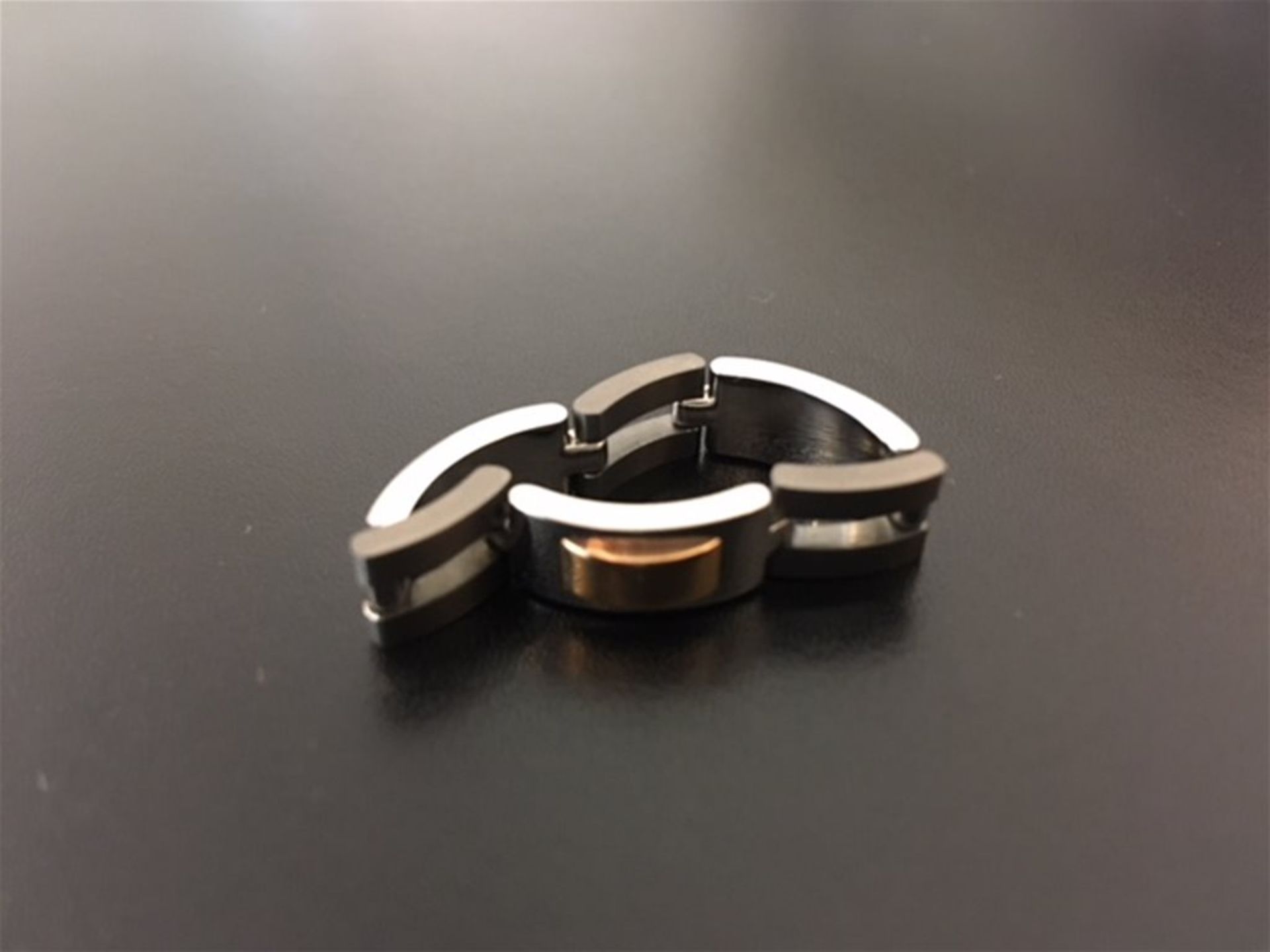 Flexible linked ring - Image 2 of 2