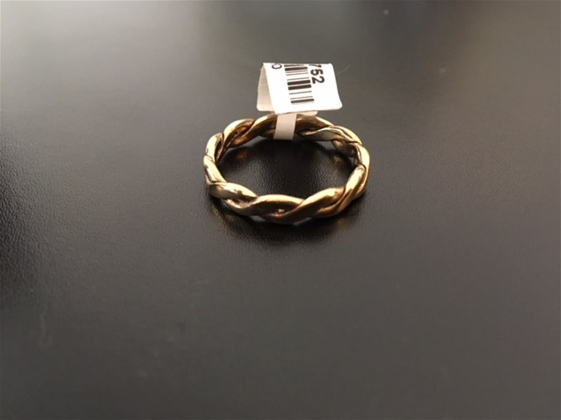 Gold wedding ring - Image 2 of 2