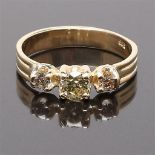 Ring in 14K yellow gold with 3 brilliant cut diamonds, total 0.62 ct Clarity: SI2, small