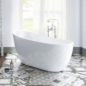(L31) 1520mmx720mm Willow Freestanding Bath. Showcasing contemporary clean lines for a centre
