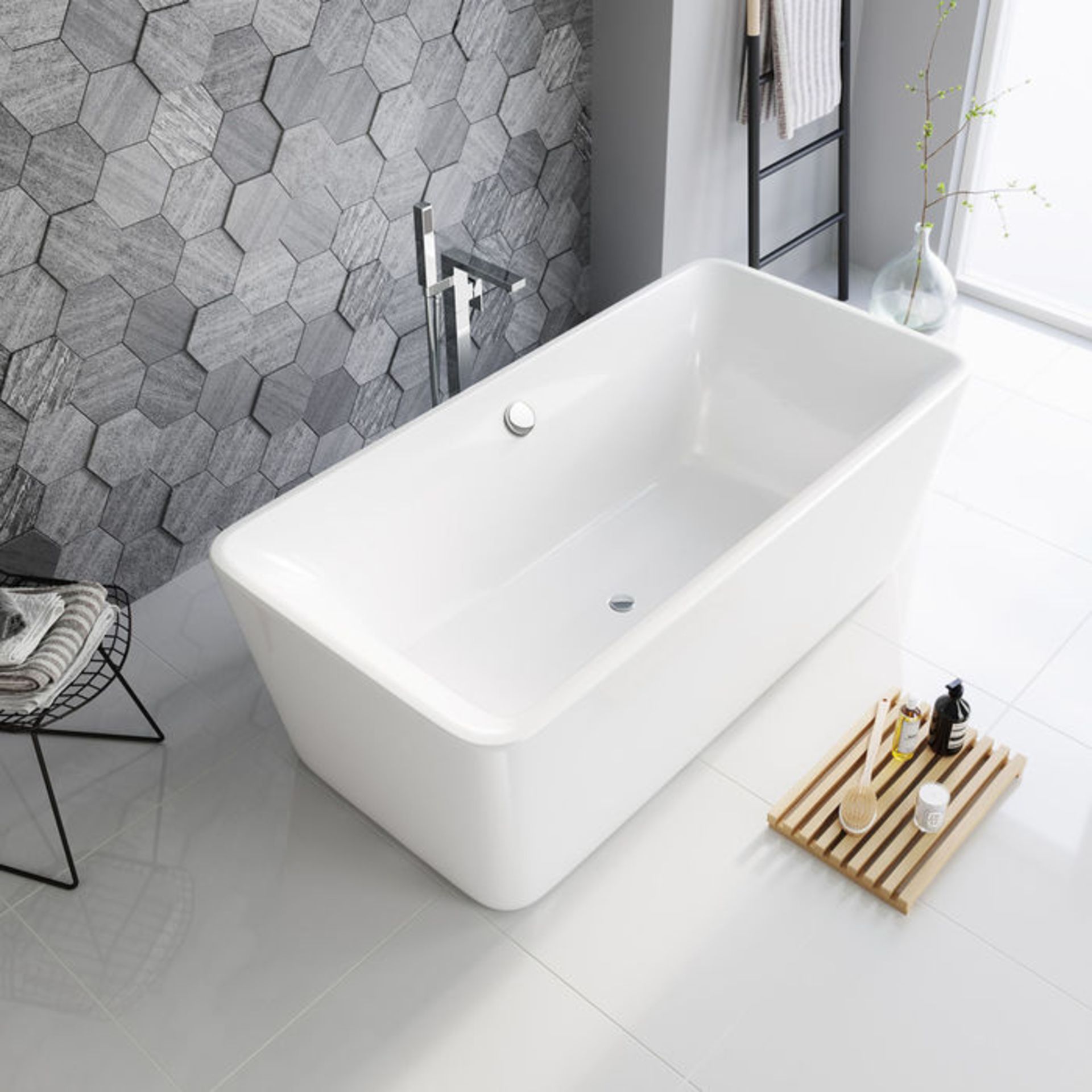 (E11) 1700mmx845mm Skyla Freestanding Bath - Large. RRP £1,249. Visually simplistic to suit any - Image 4 of 5