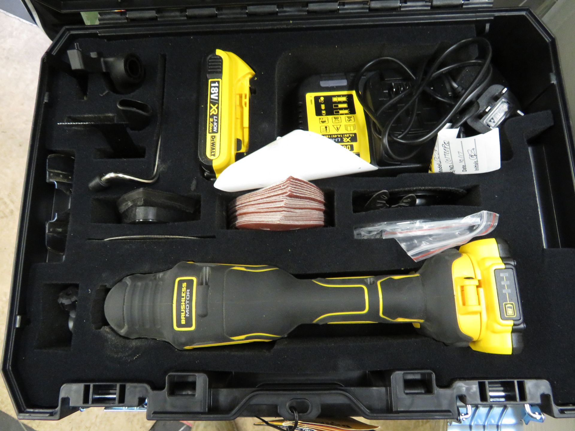 (D16) DEWALT DCS355D2-GB 18V 2.0AH LI-ION XR BRUSHLESS CORDLESS MULTI-TOOL SET. LIKE NEW