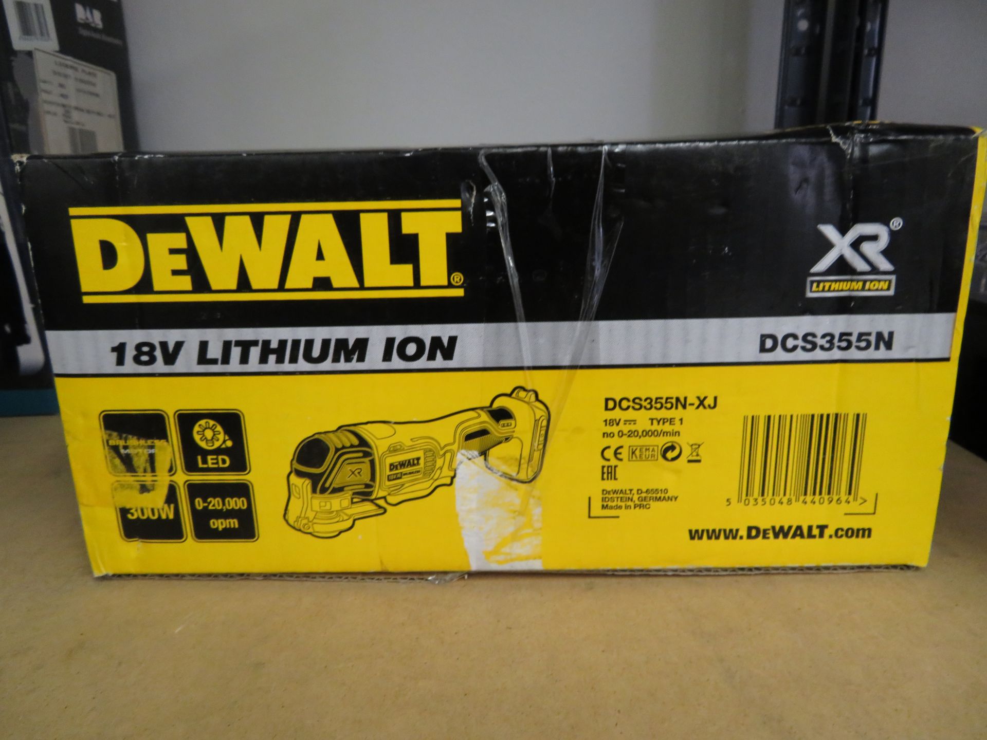 (D12) DEWALT DWE4206-GB 1010W 4_" ANGLE GRINDER 240V. USED CONDITION.