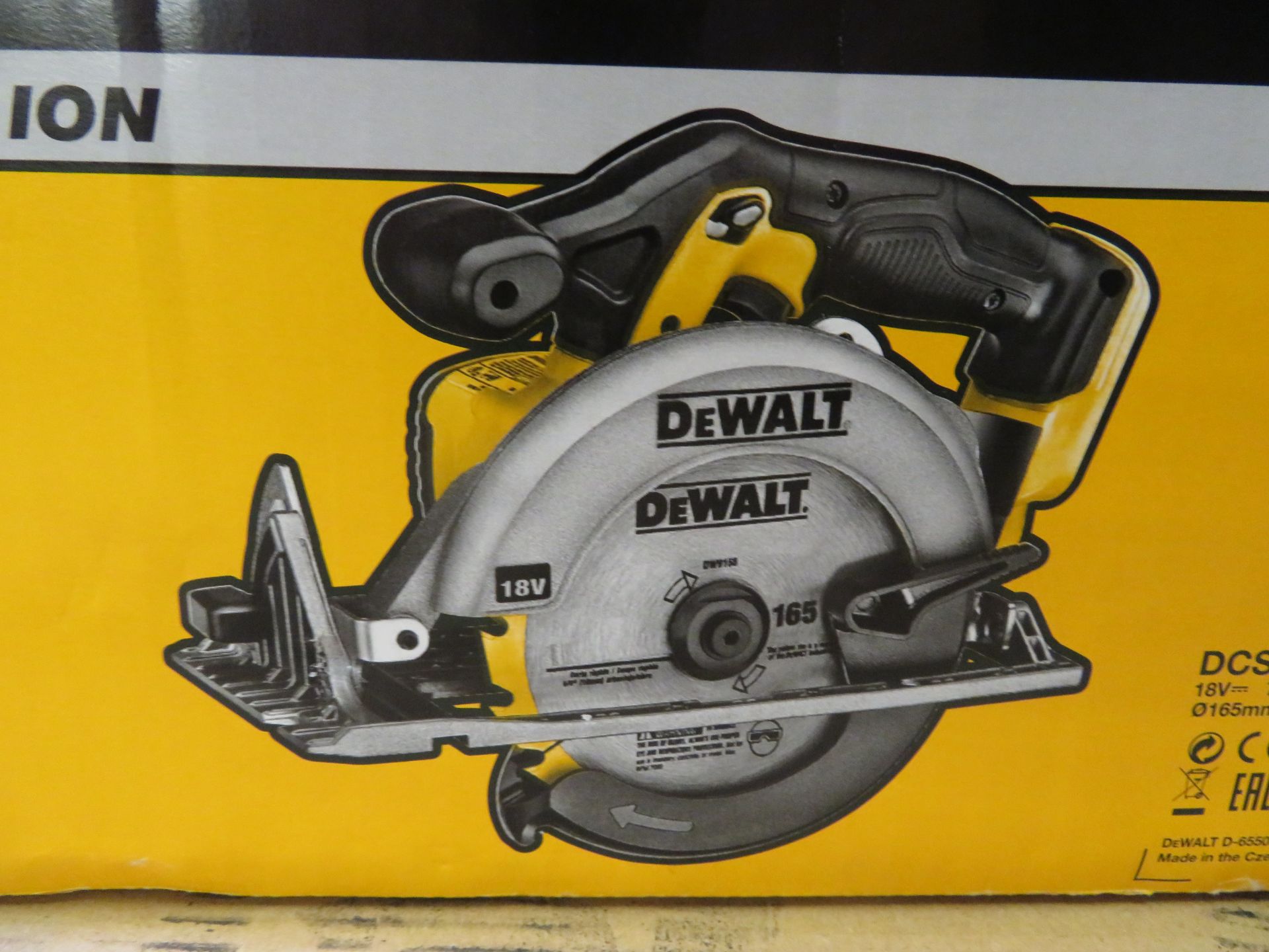 (D28) DEWALT DCS391 165MM 18V LI-ION XR CORDLESS CIRCULAR SAW. USED CONDITION.