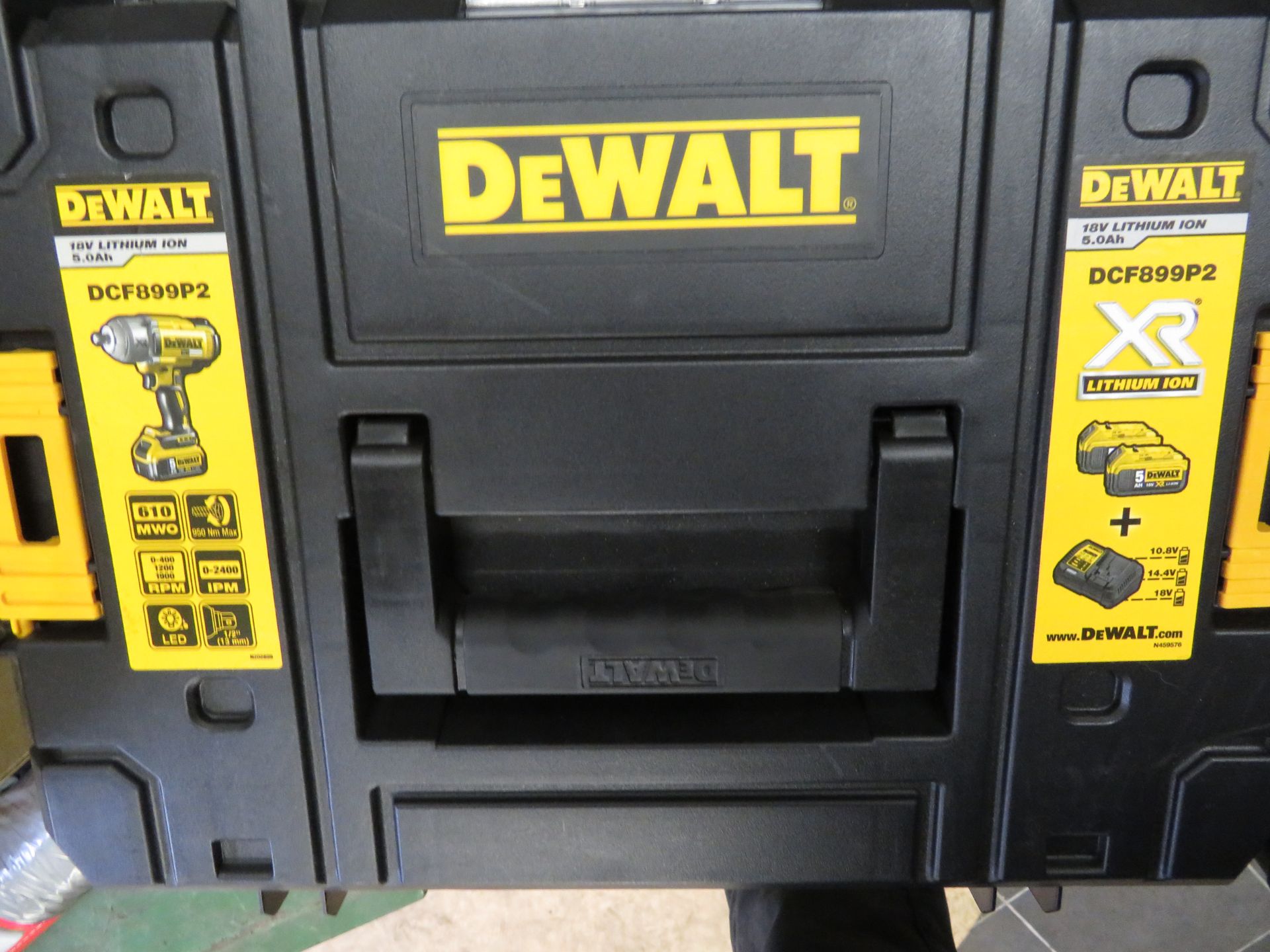 (D20) DEWALT DCF899P2-GB 18V 5.0AH LI-ION CORDLESS IMPACT WRENCH. GOOD USED CONDITION. COMES - Image 3 of 3