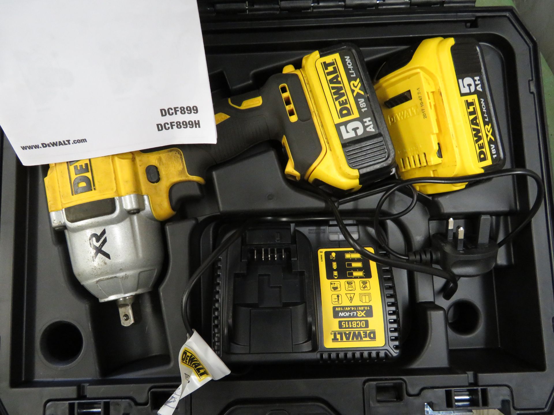(D20) DEWALT DCF899P2-GB 18V 5.0AH LI-ION CORDLESS IMPACT WRENCH. GOOD USED CONDITION. COMES - Image 2 of 3