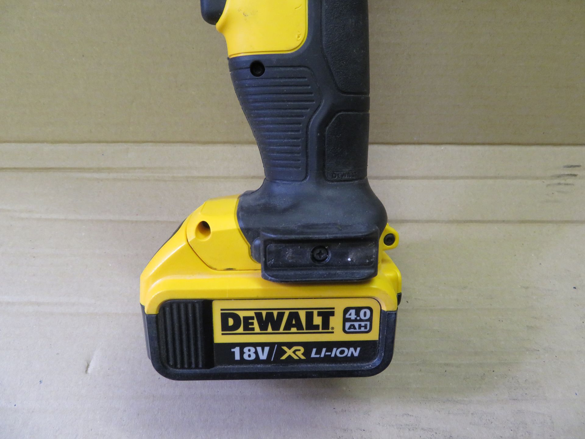 (D27) DEWALT DCD740C1-GB 18V 1.5AH LI-ION CORDLESS ANGLED DRILL DRIVER.. COMES COMPLETE WITH - Image 2 of 2