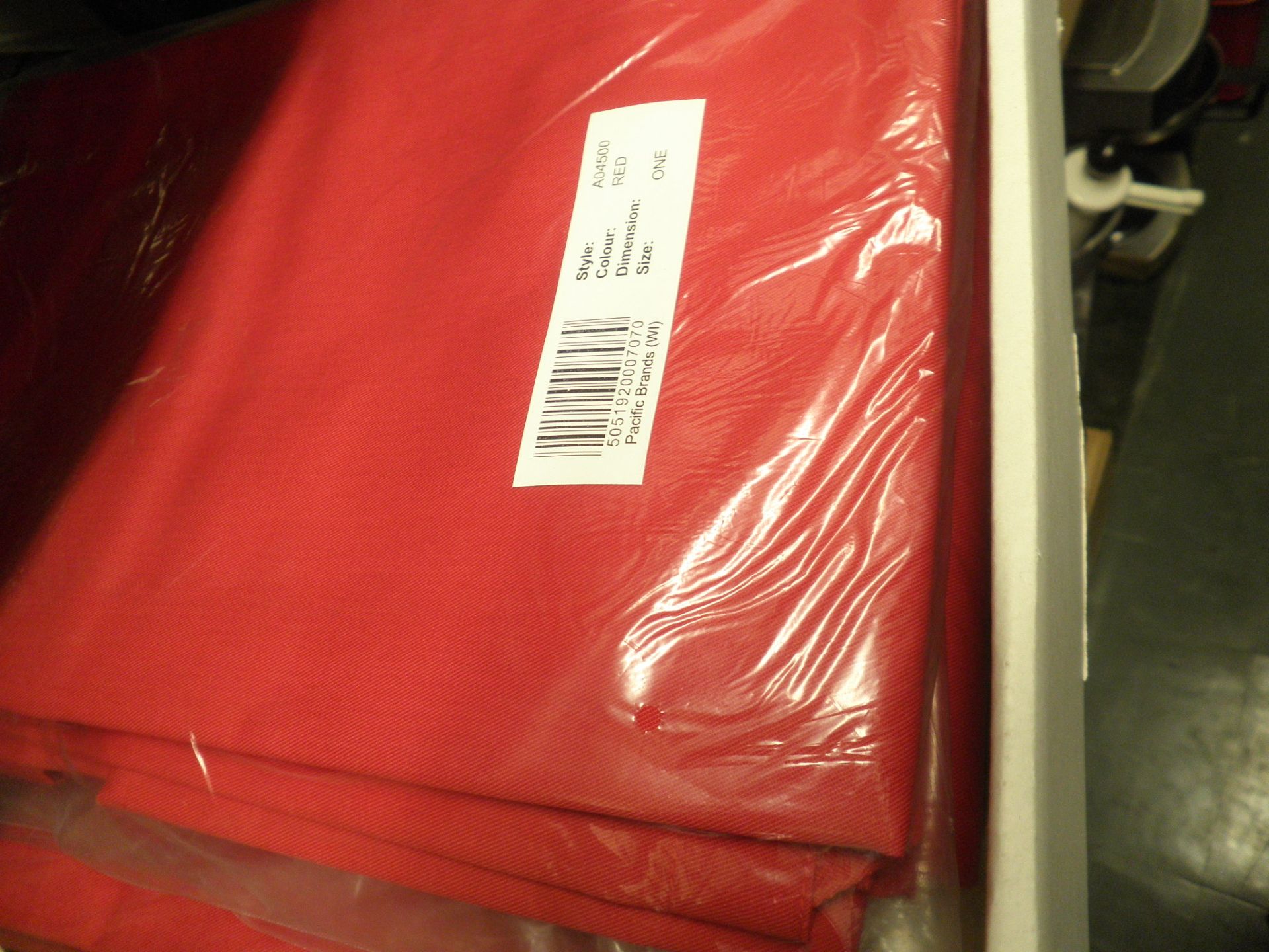 No Reserve: 18 Brand New Red Waist Aprons - Image 3 of 3