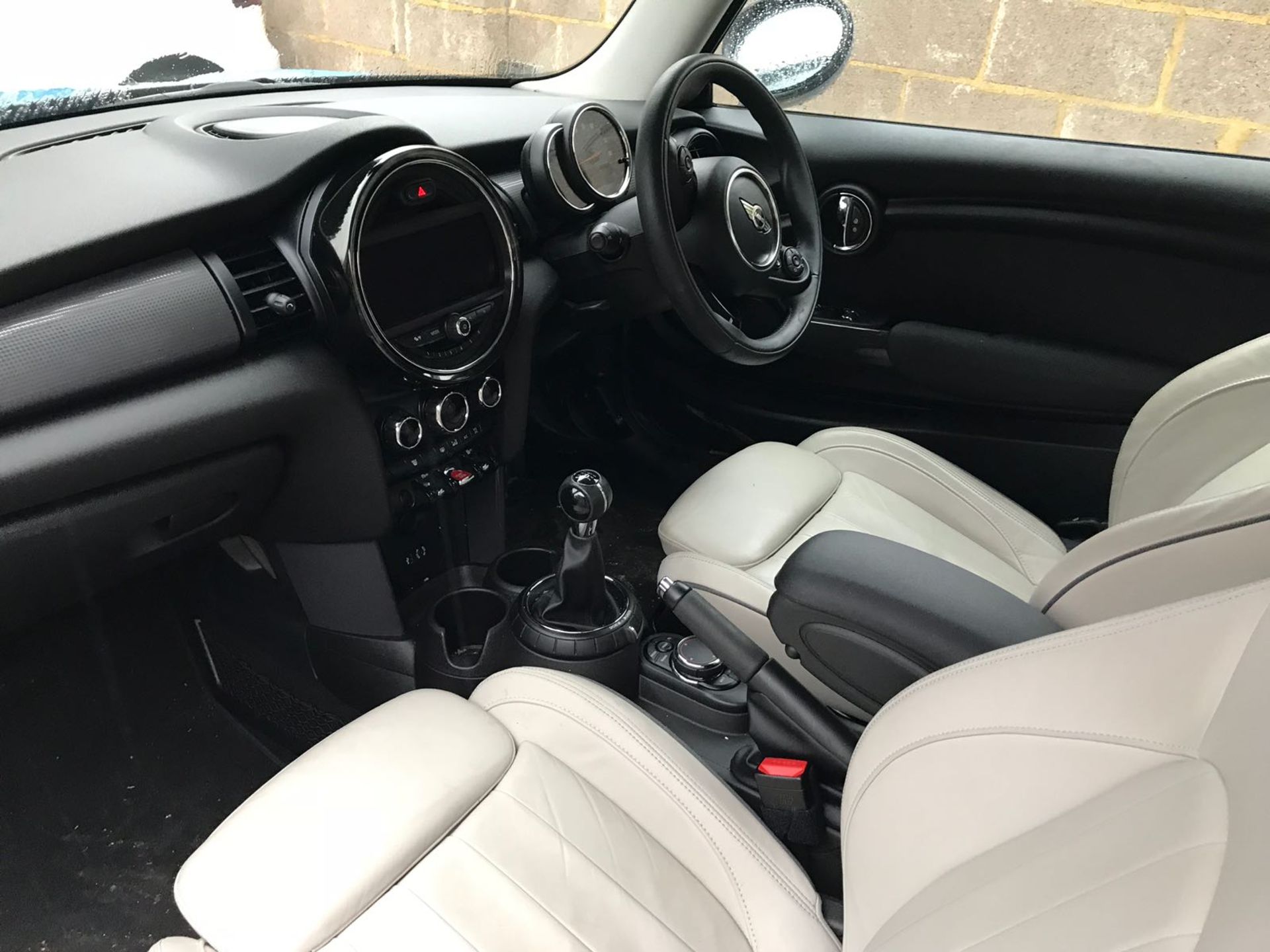 2015,Mini Cooper 1.5 diesel - Image 16 of 55