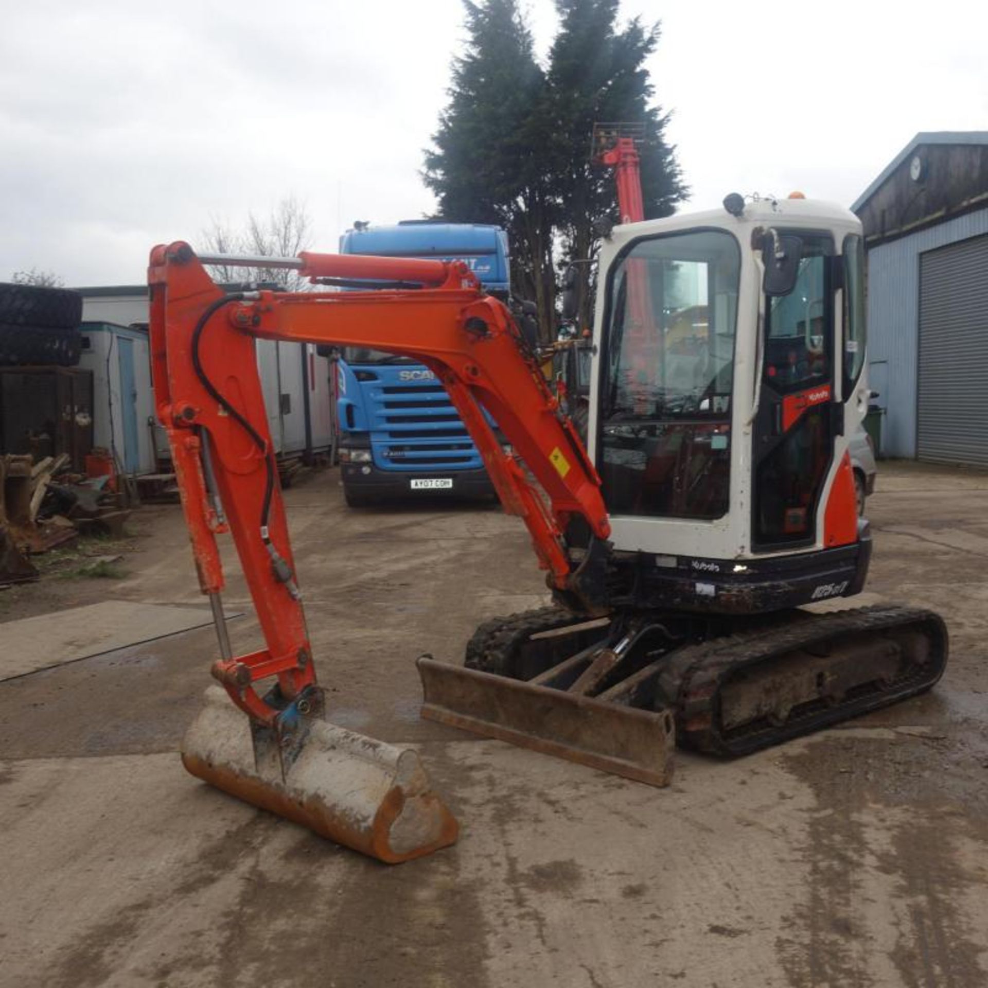 2010 Kubota U25-3EU Zero Swing Mini Digger, 4214 Hours From New, Comes With 2 Buckets - Image 2 of 10