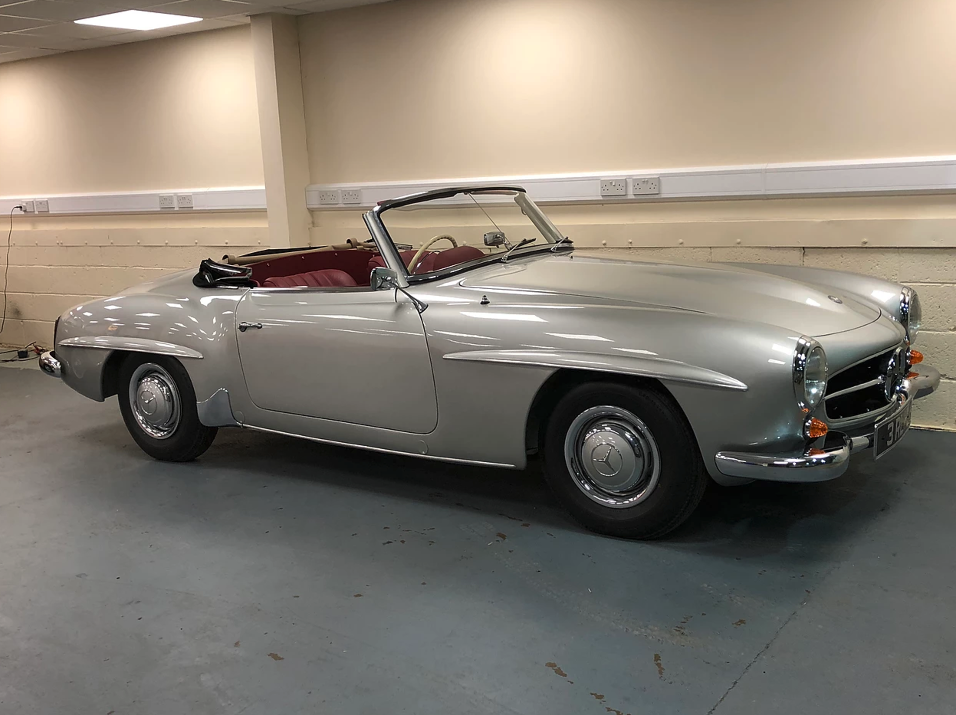 1957 Mercedes 190 SL - original RHD - concours standard. - Image 4 of 12