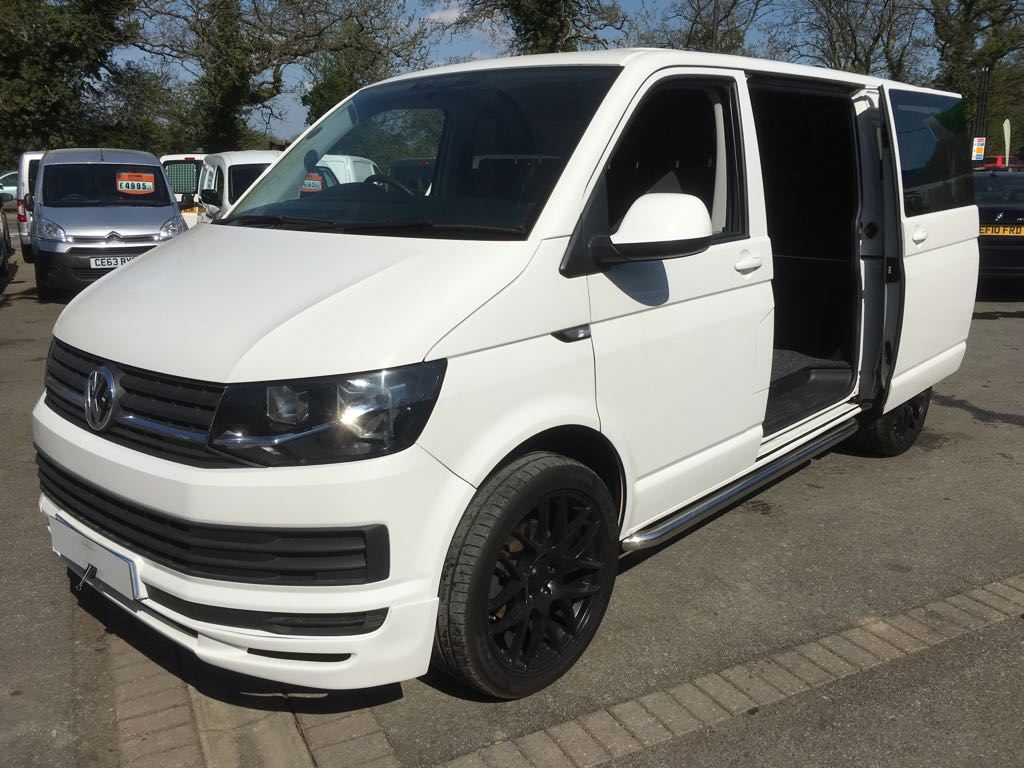 2015 65 Volkswagen Transporter Campervan T6 2.0 TDI Sportline Styling - Image 5 of 14