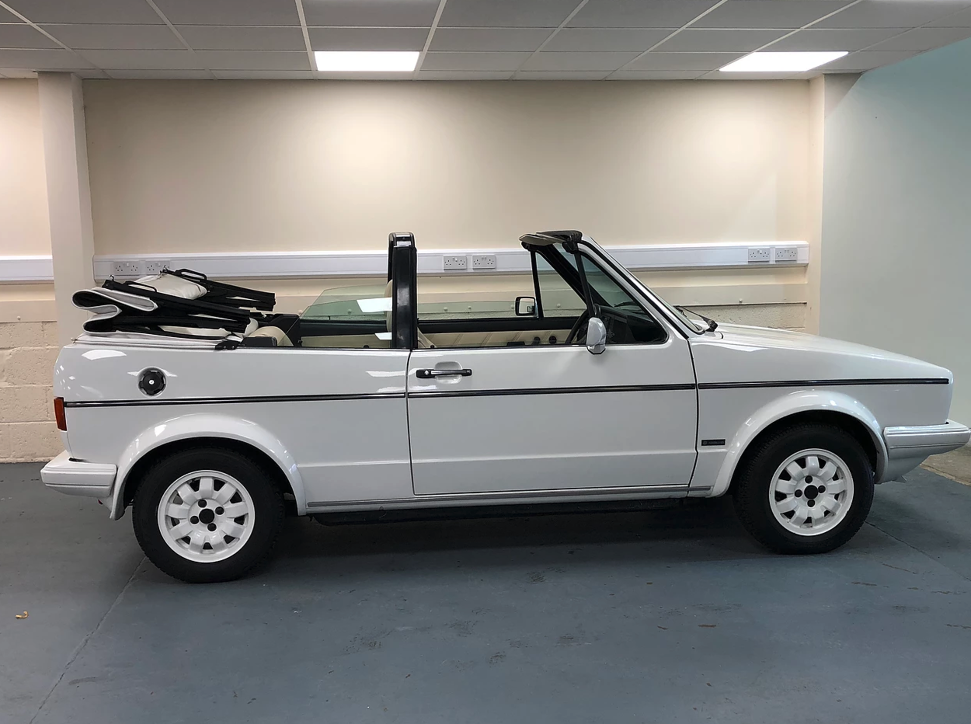 1984 Golf GTI MK1 Convertible - Very low miles & only 3 previous owners. - Image 3 of 13