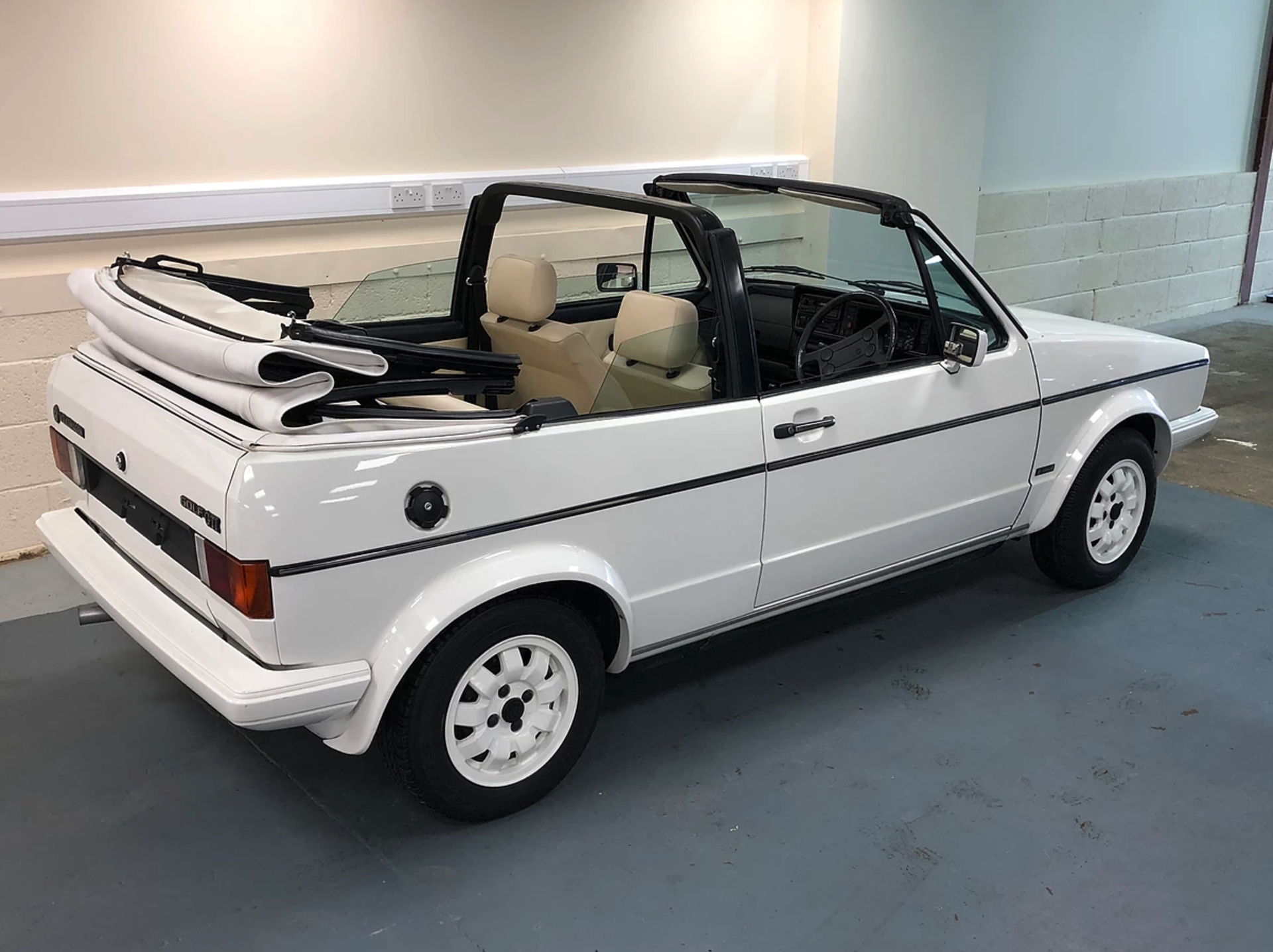1984 Golf GTI MK1 Convertible - Very low miles & only 3 previous owners. - Image 7 of 13