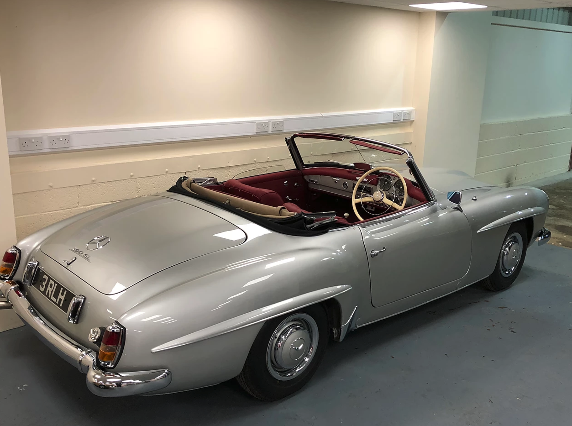 1957 Mercedes 190 SL - original RHD - concours standard. - Image 3 of 12