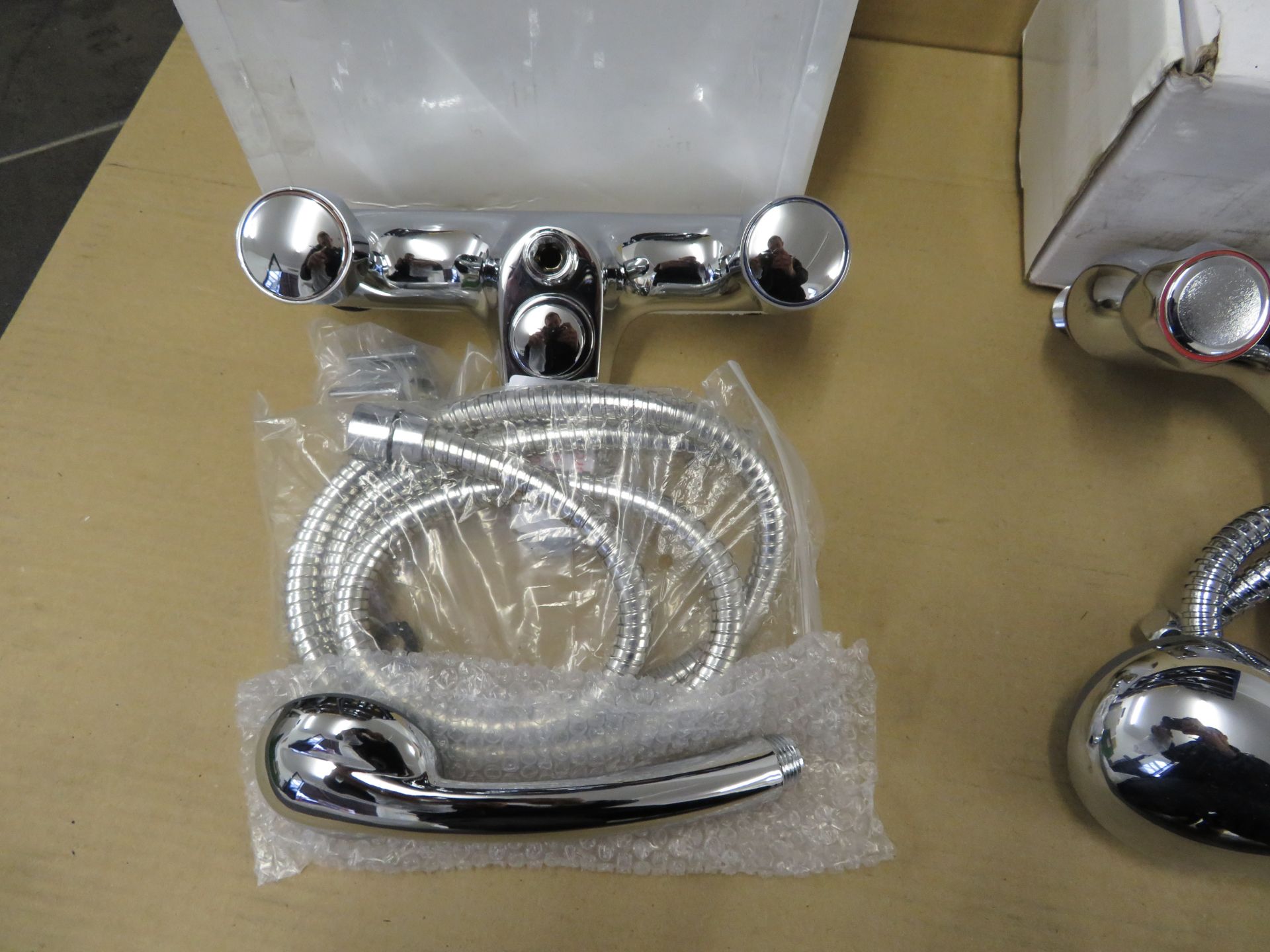 (T4) 3 X Various Brand New Swan Bath Mixer Taps With Shower. Total Lot Rrp £397. Uk Delivery - Image 2 of 4