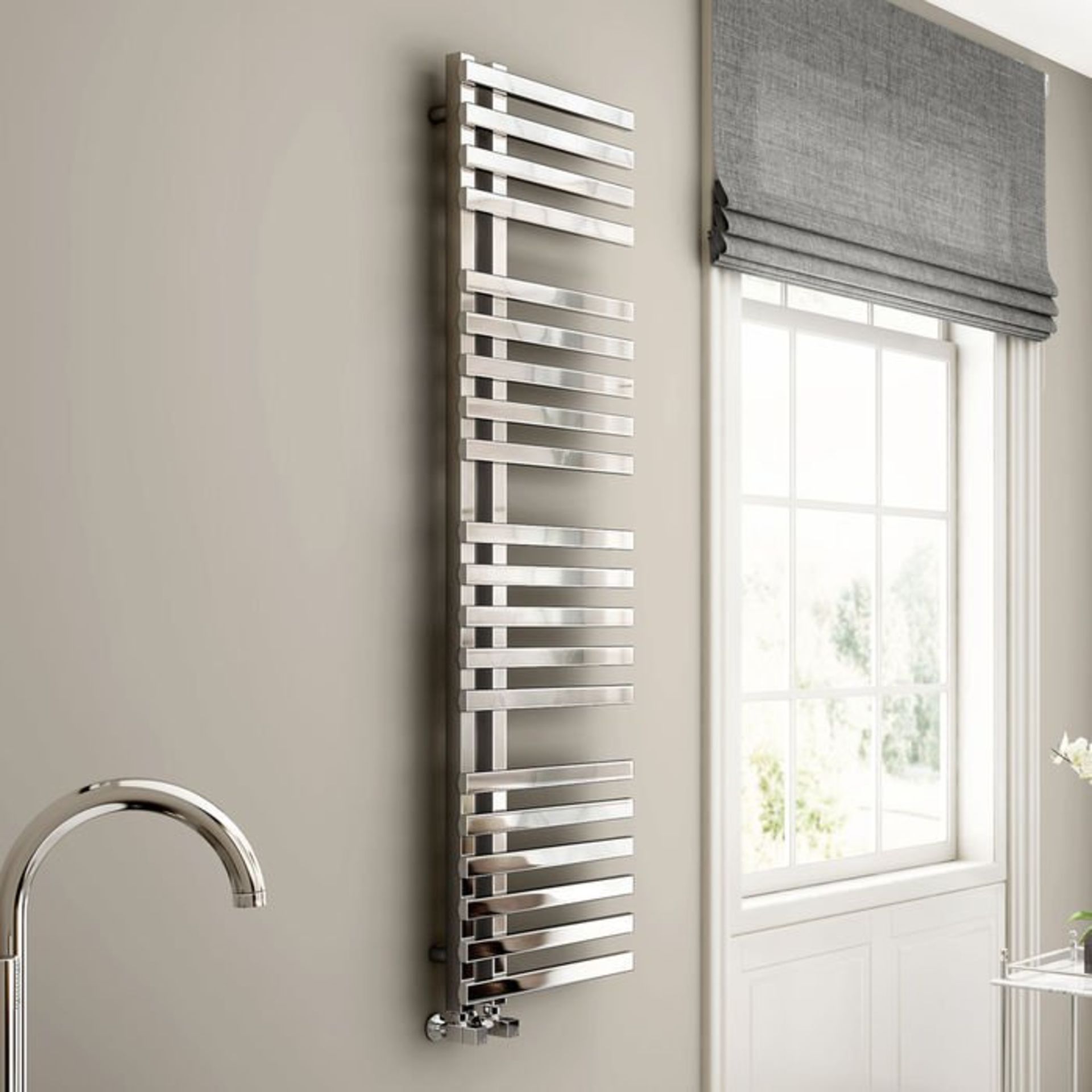 (S48) 1600x450mm Chrome Designer Towel Radiator -Square Rail RRP £724.99 Enjoy the convenient dual - Bild 2 aus 4