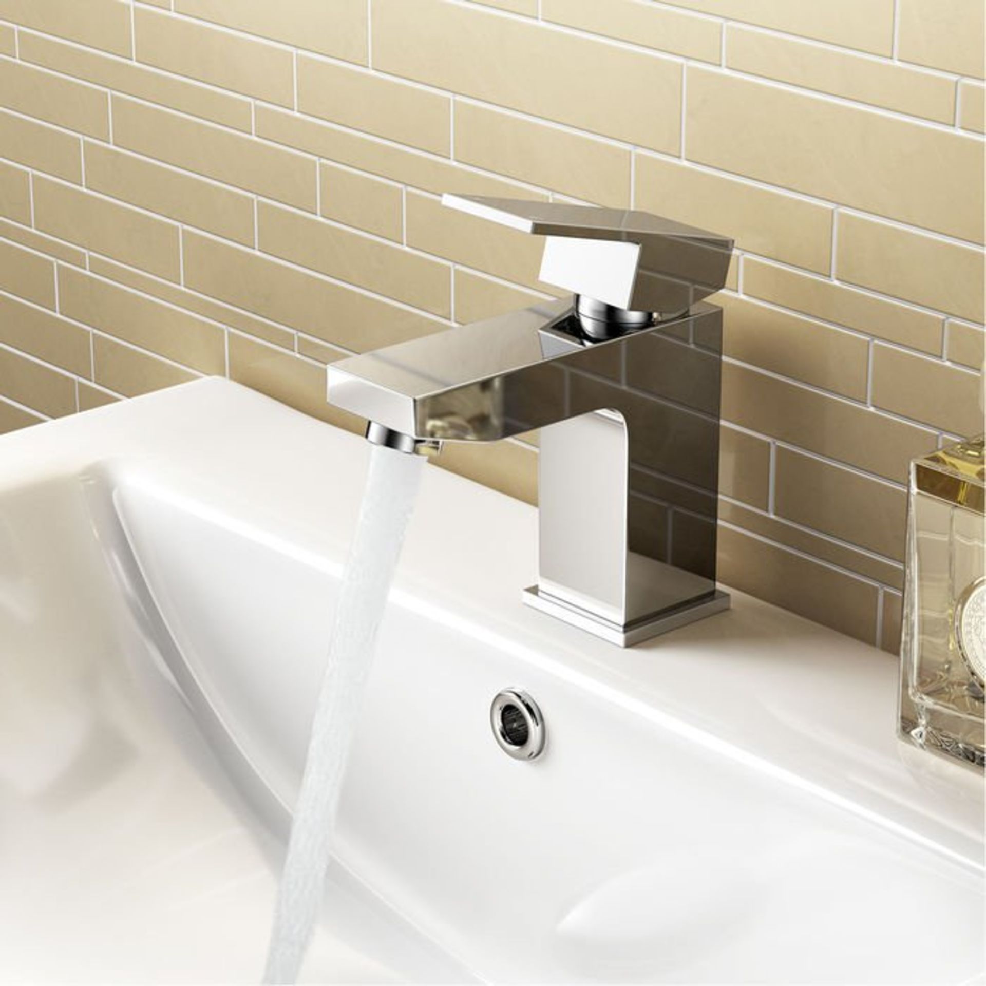(S63) Harper Basin Mixer Tap Crafted from anti-corrosive chrome plated solid brass and includes a - Image 2 of 3