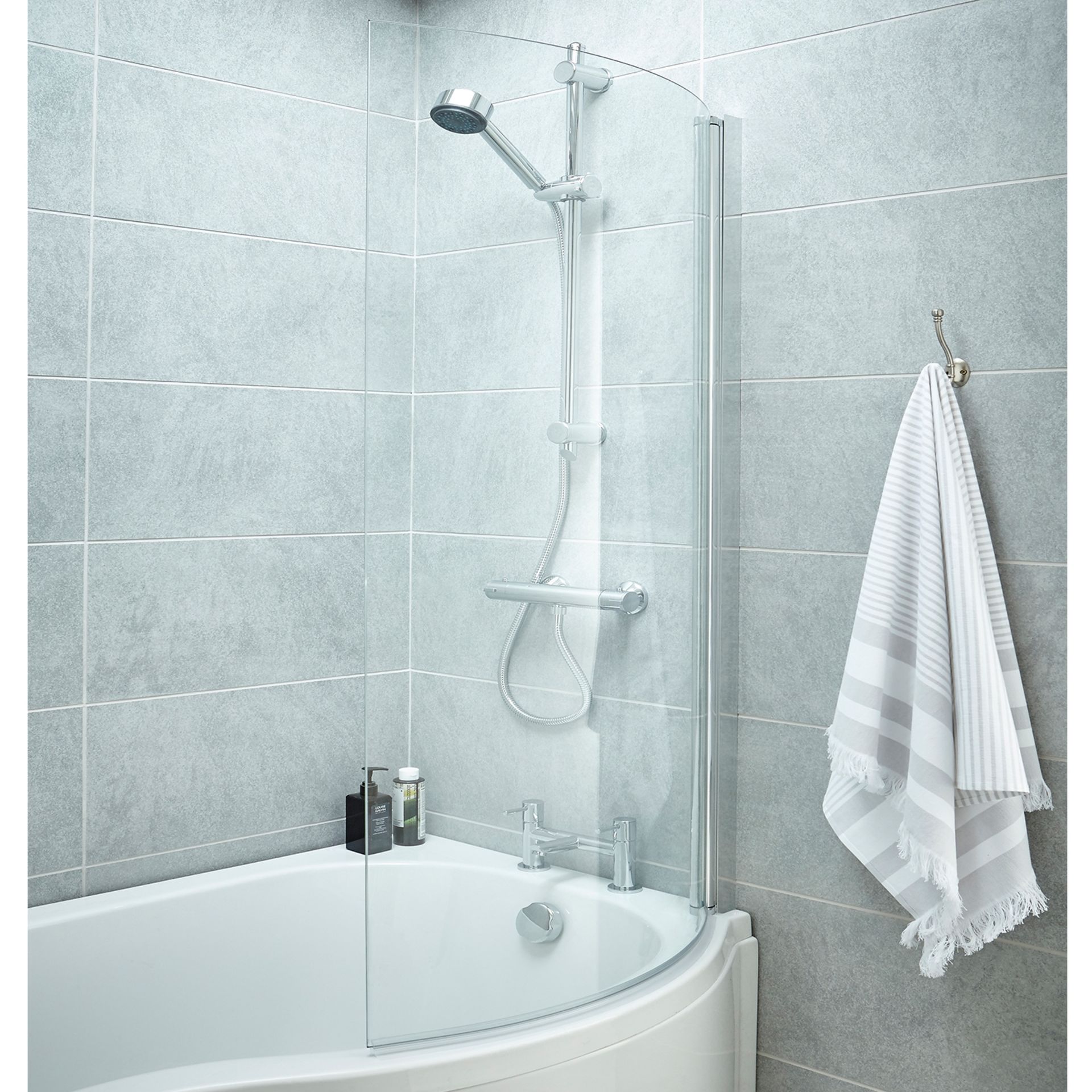 858-9 | 9 x TRANQUIL RH CORNER SHOWER BATH SCREEN RRP of Pallet - £1421.91 Delivery charged at £50 +