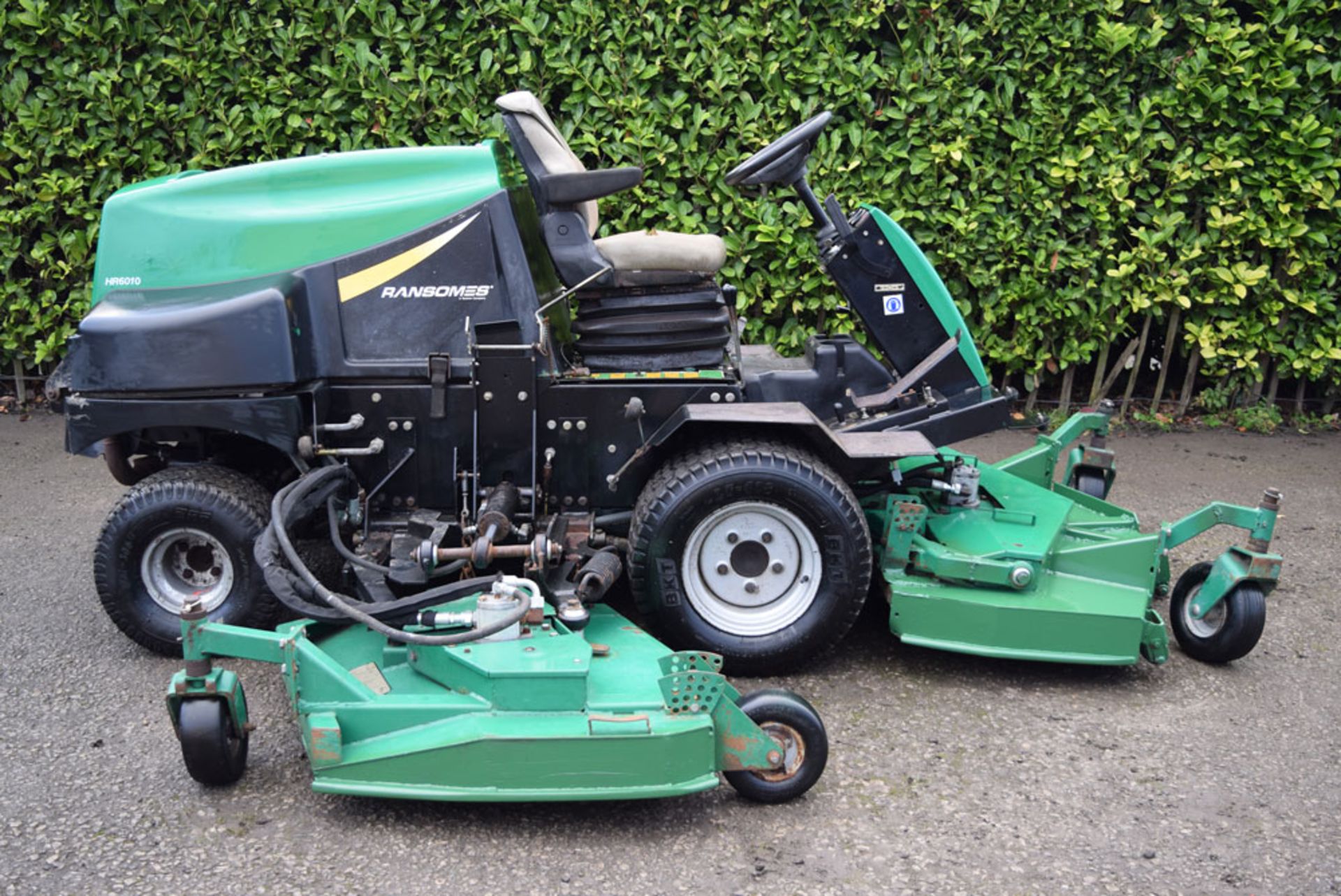 Ransomes HR6010 Wide Area Cut Ride On Rotary Mower - Bild 2 aus 3