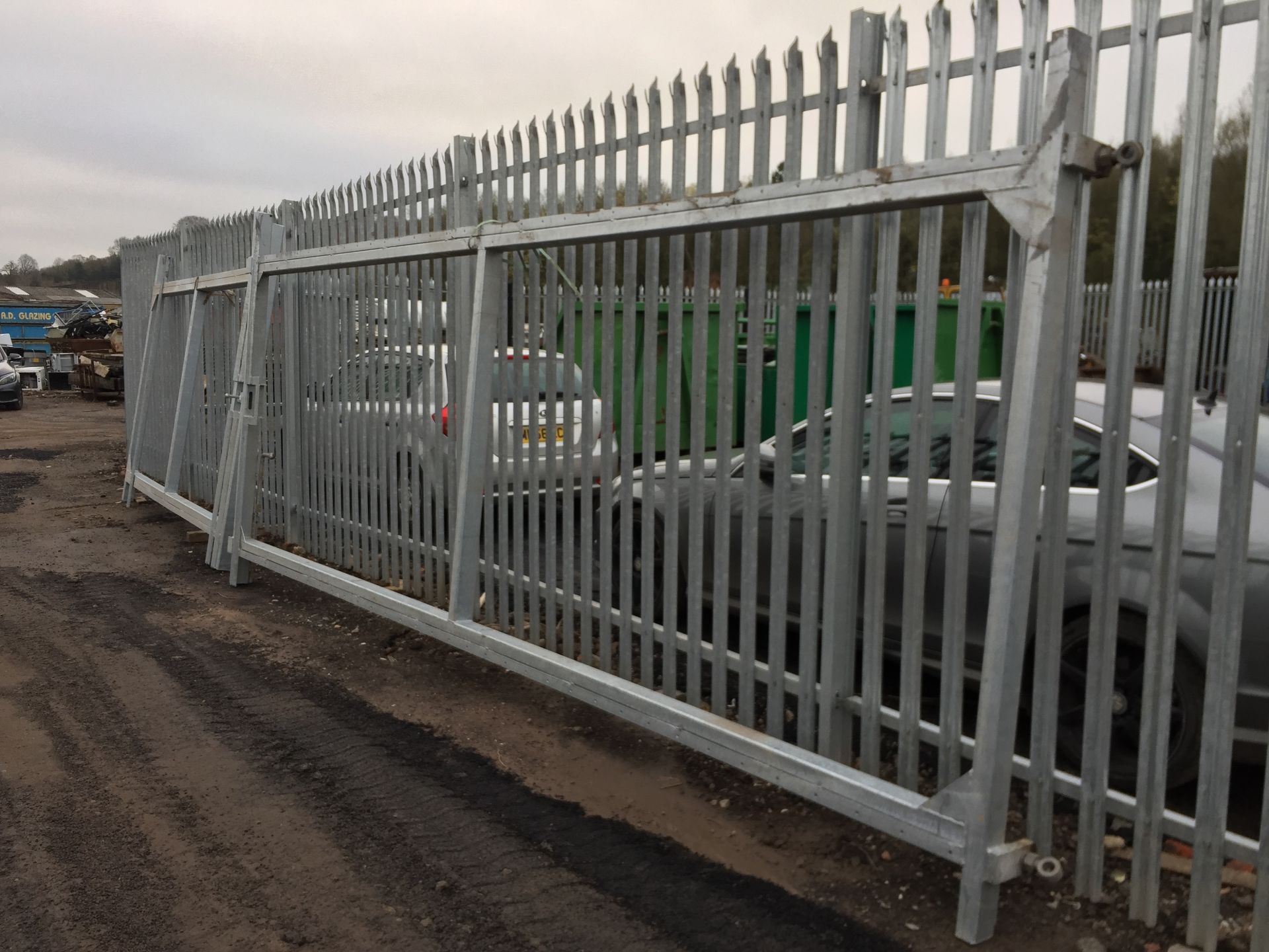 Brand New Palisade Gates 2400mm high x 9170mm long - Bild 3 aus 5