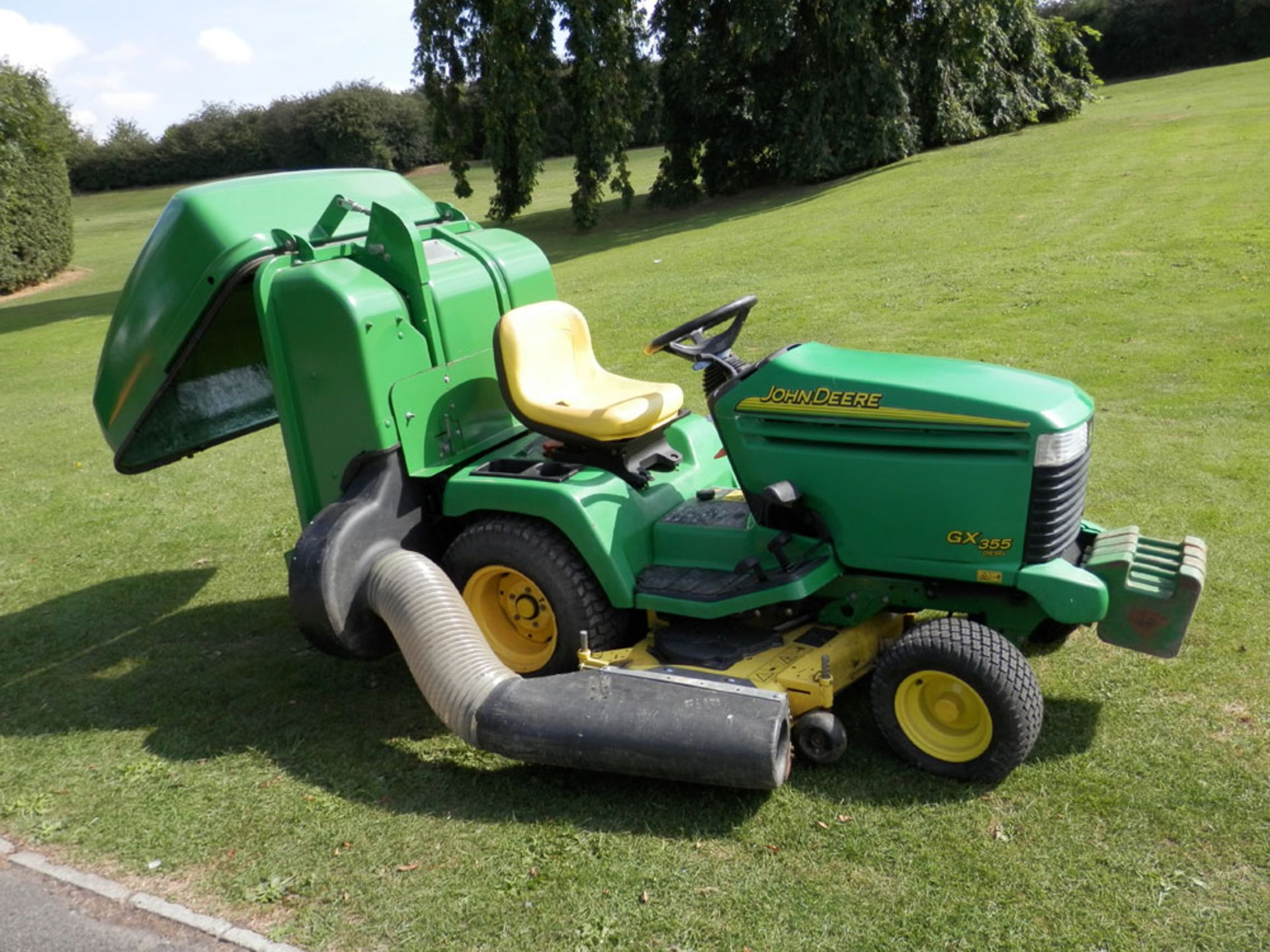 2003 John Deere GX355 Ride On Rotary Mower - Bild 2 aus 3