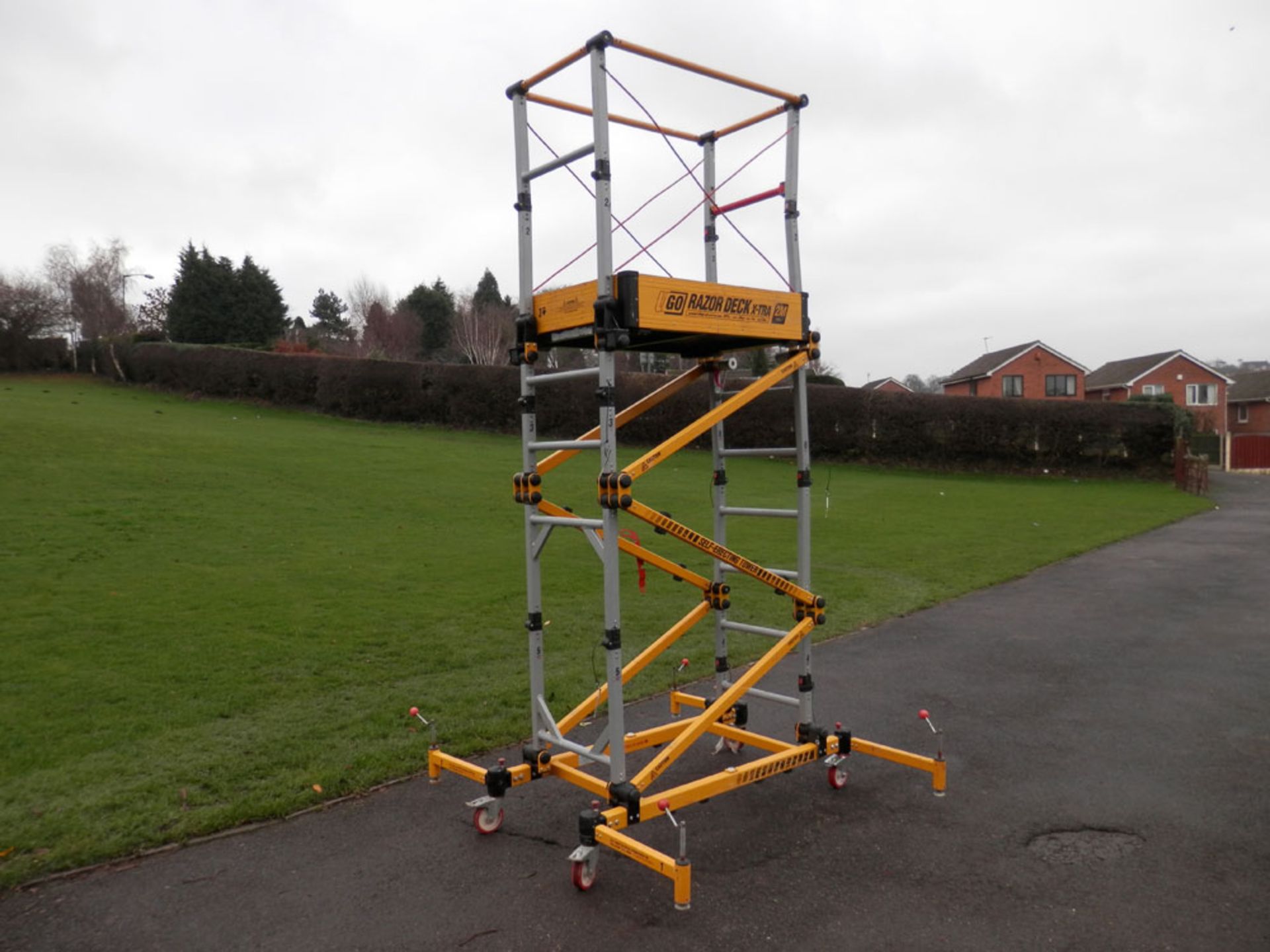 UGO Razor Deck 2M Access Platform