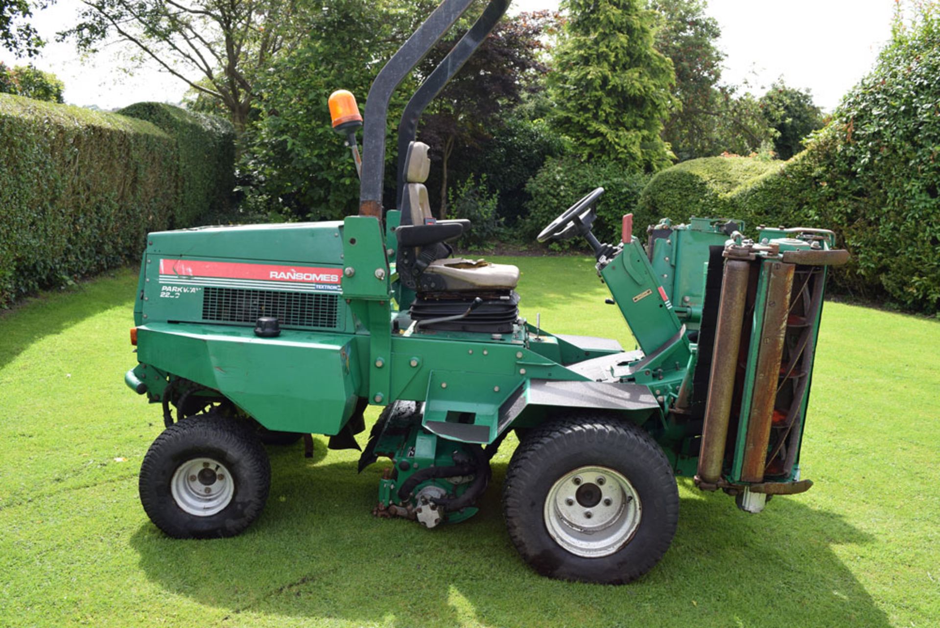 2003 Ransomes Parkway 2250 Plus Ride On Cylinder Mower - Bild 2 aus 3