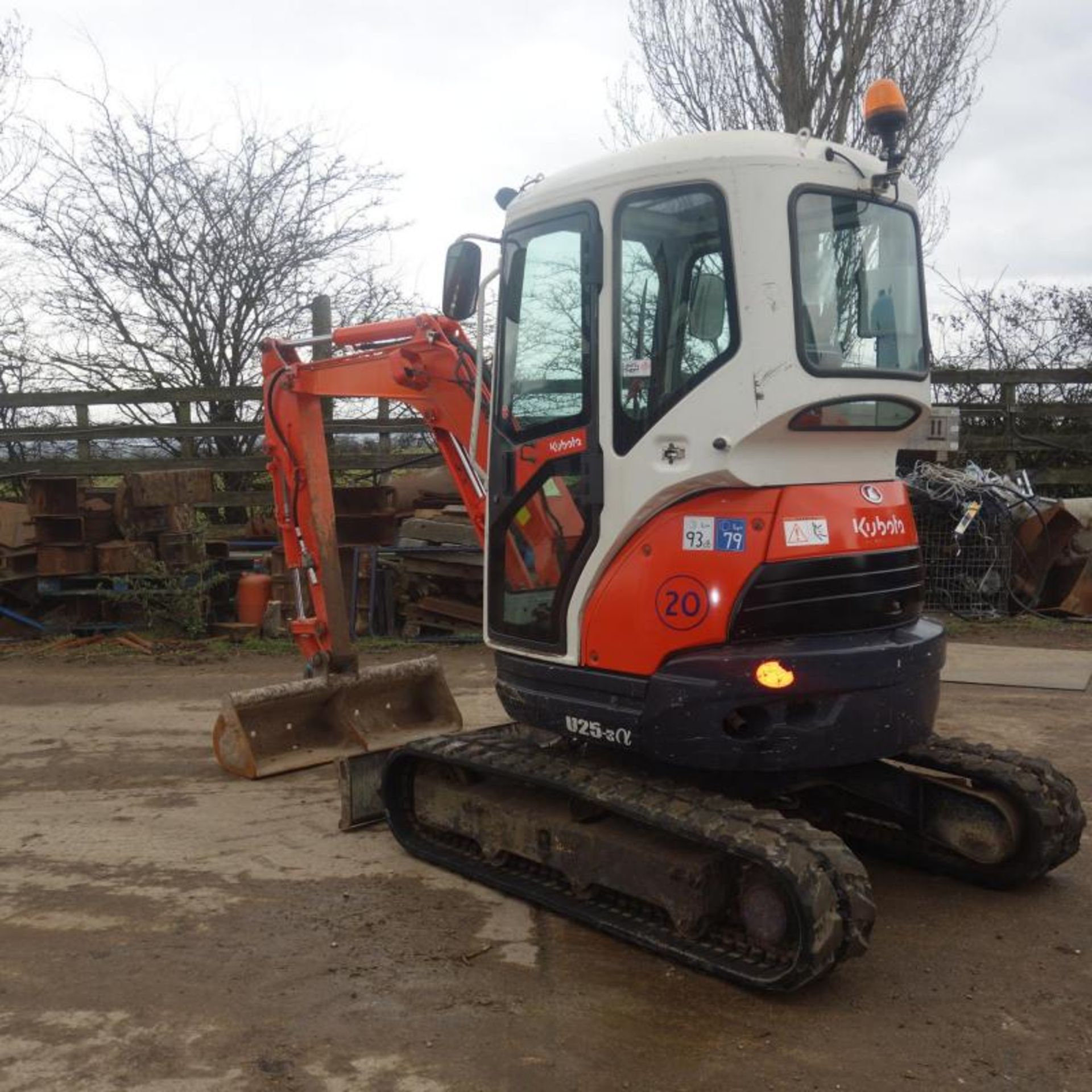 2010 Kubota U25-3EU Zero Swing Mini Digger, 4214 Hours From New, Comes With 2 Buckets - Image 6 of 10