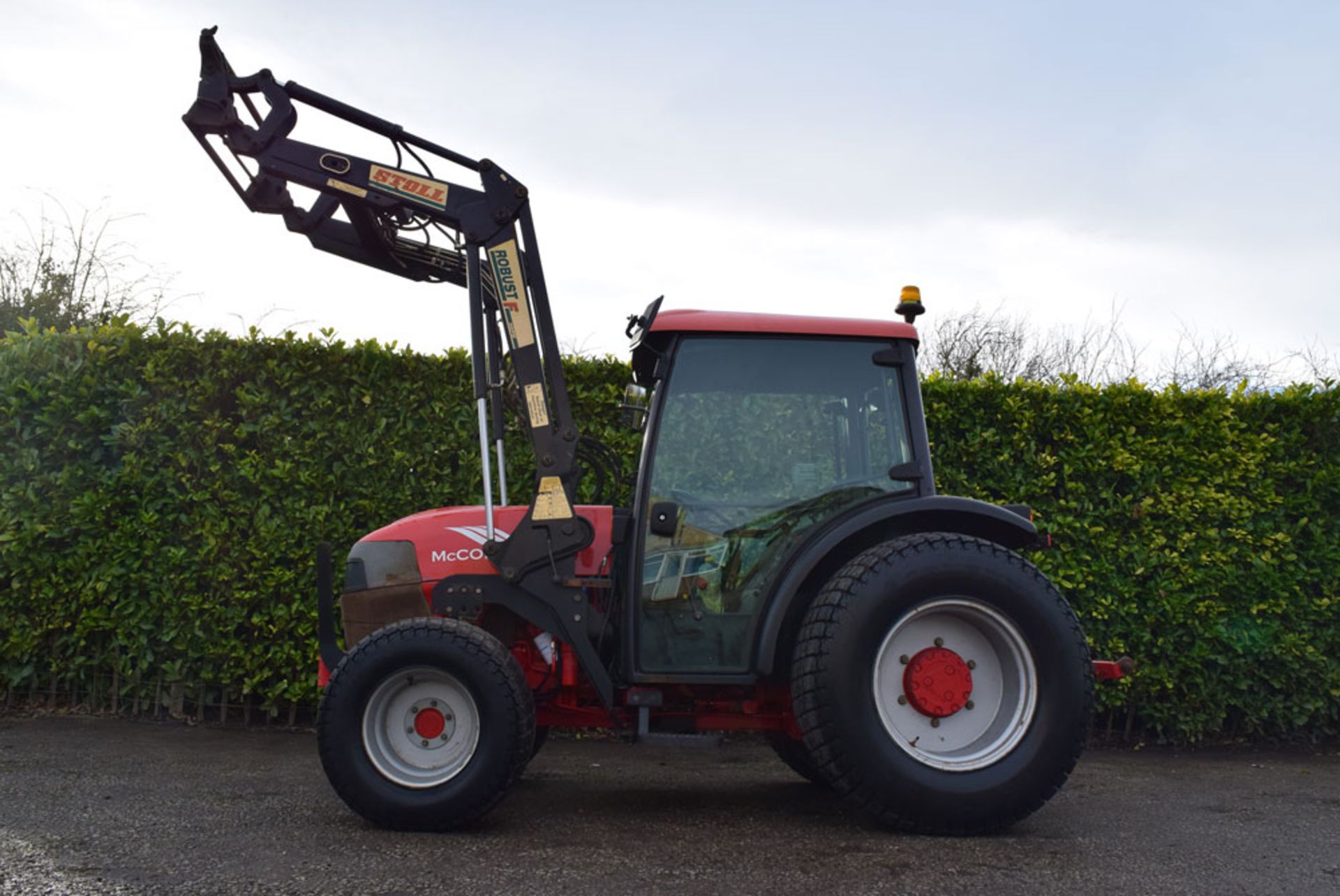 2005 McCormick F60 Compact Tractor With Stoll Loader - Image 11 of 19